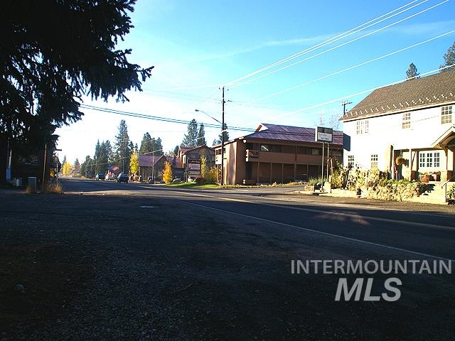 301 N 3rd Street Property Photo 15