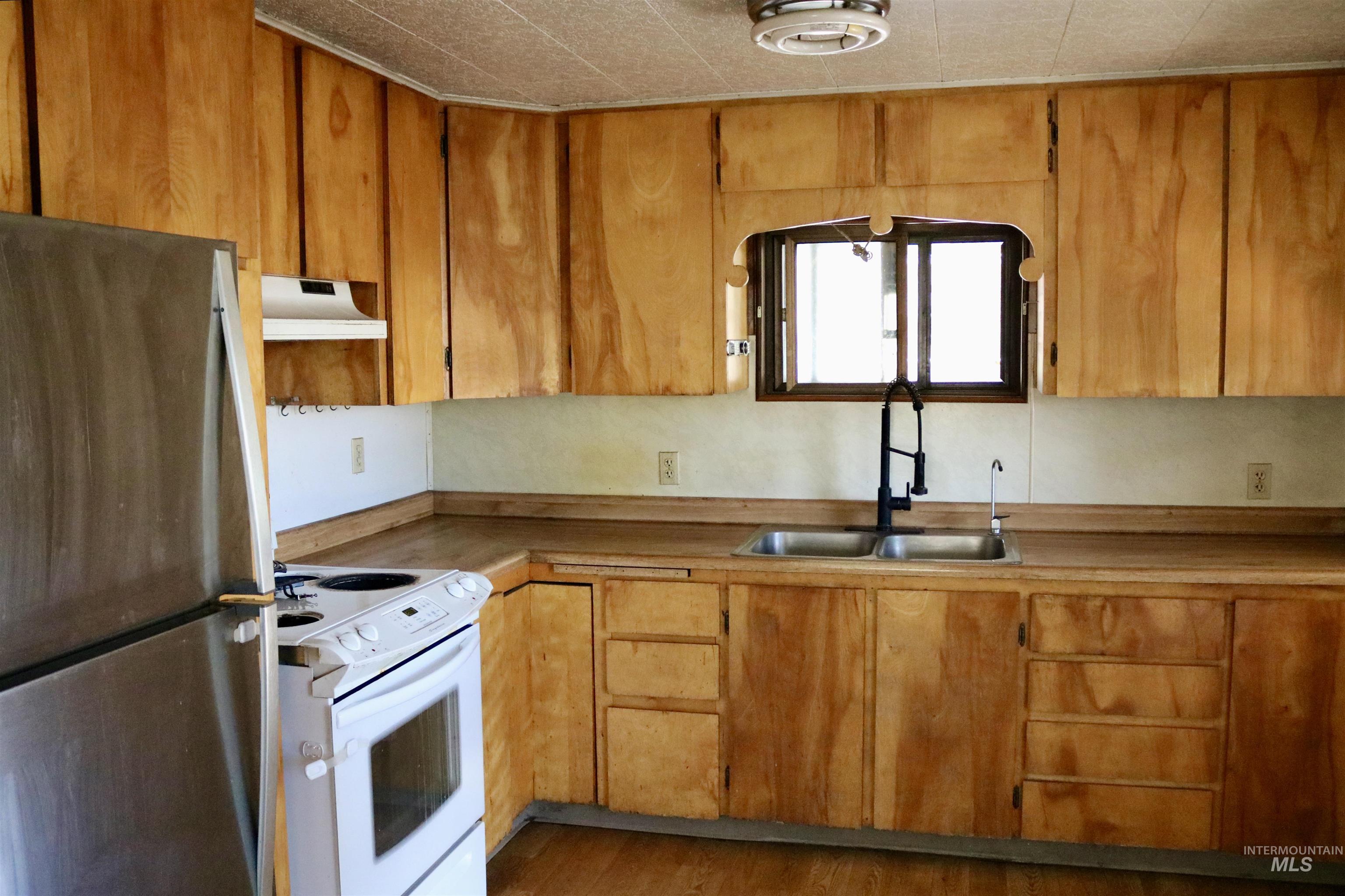 123 Ithaca Property Photo 6