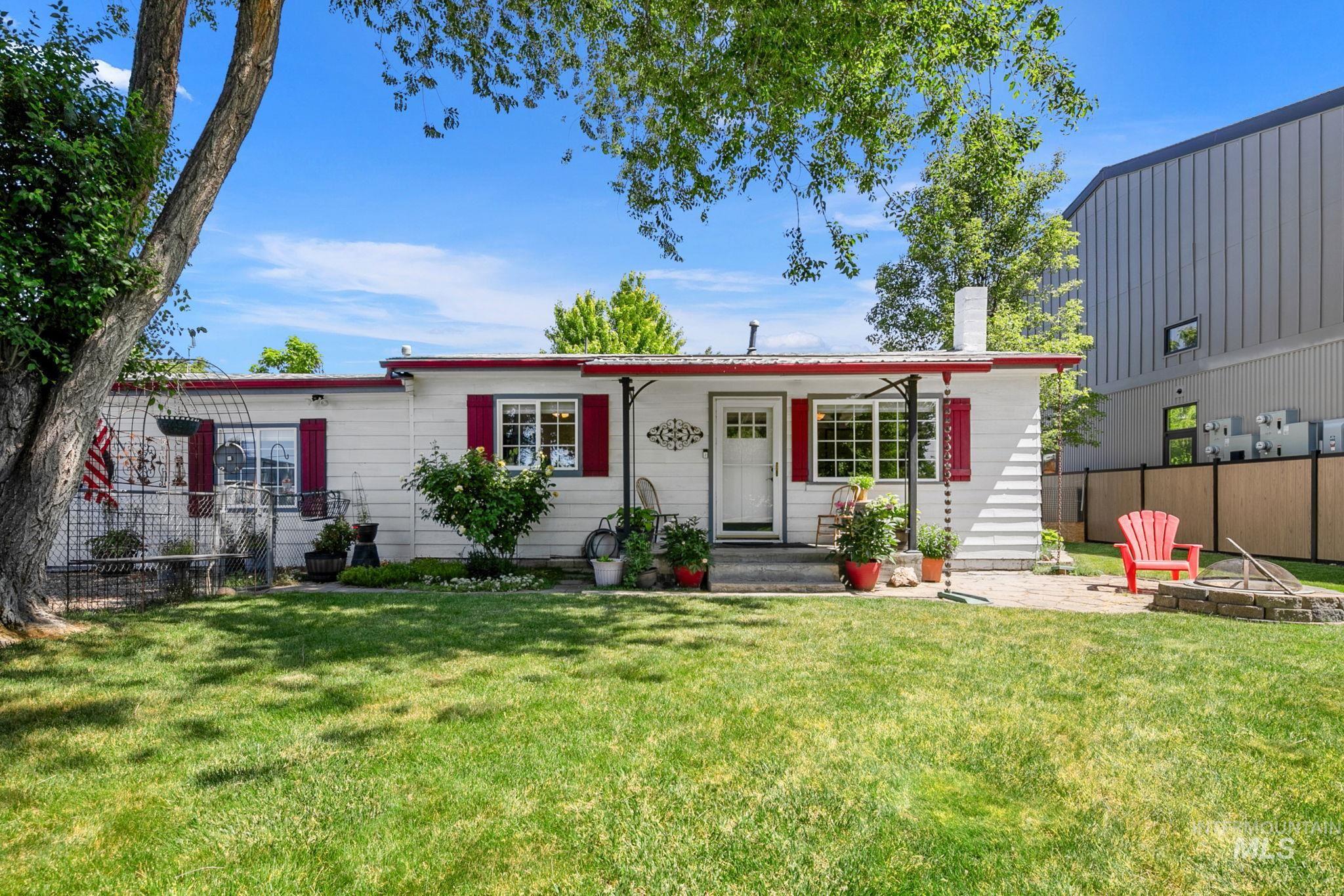 2152 E State Street Property Photo 5