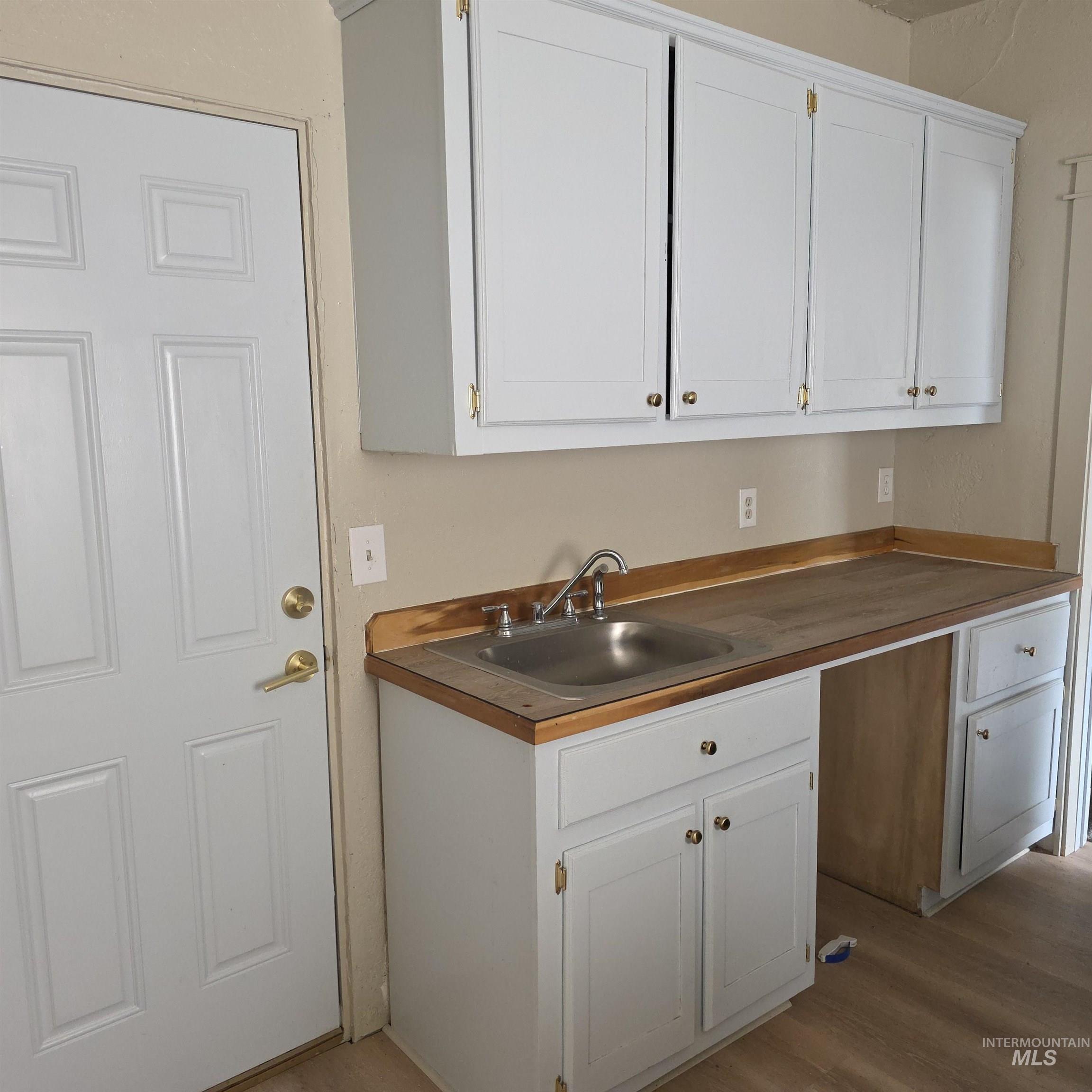 424 S 3rd Street Property Photo 6
