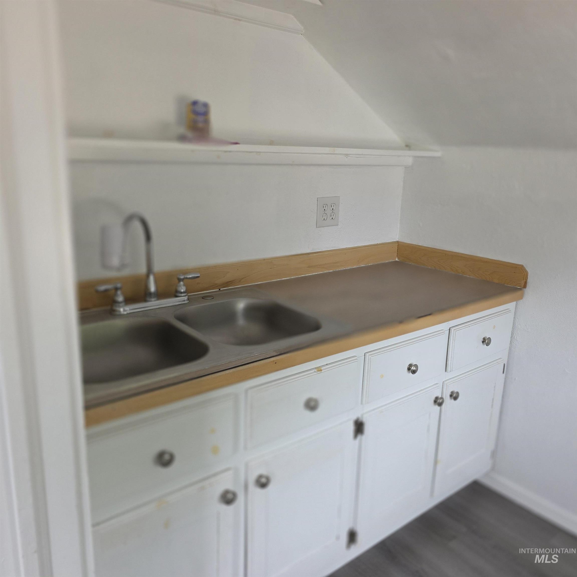 424 S 3rd Street Property Photo 8