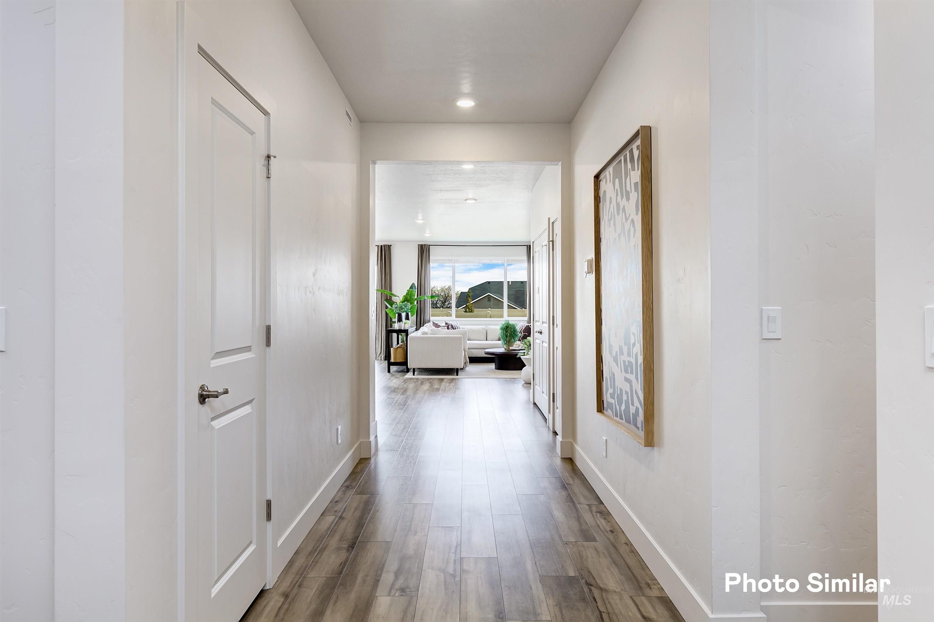 15072 Irisation Ave Property Photo 4