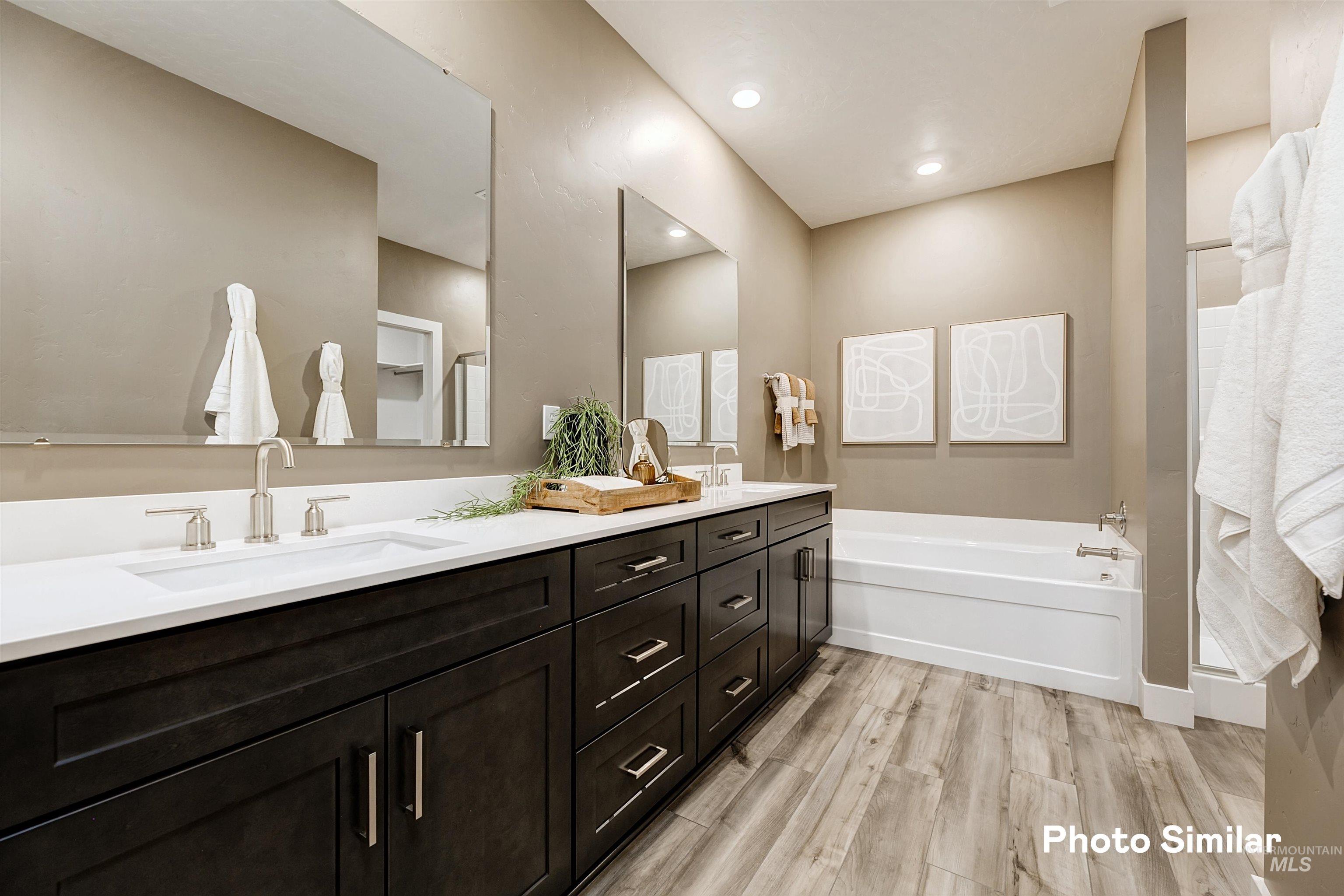 15072 Irisation Ave Property Photo 19