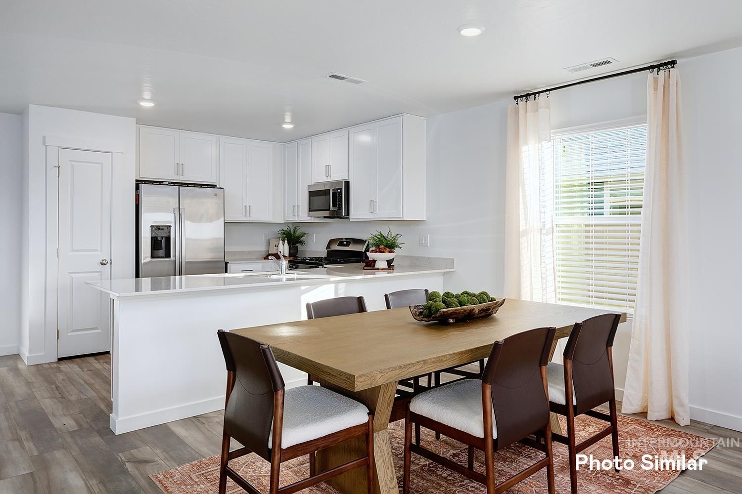 2556 W Bee Balm St Property Photo 6