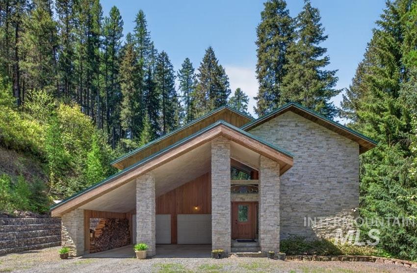 1761 Little Bear Ridge Property Photo 2