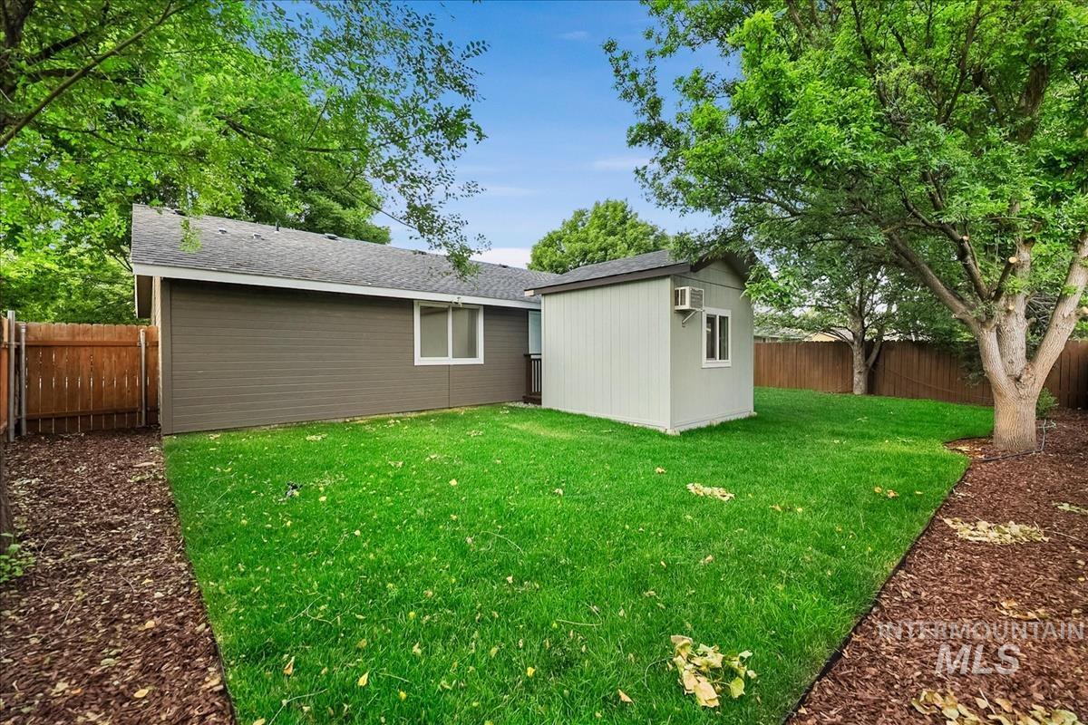 7845 W Gillis St Property Photo 34