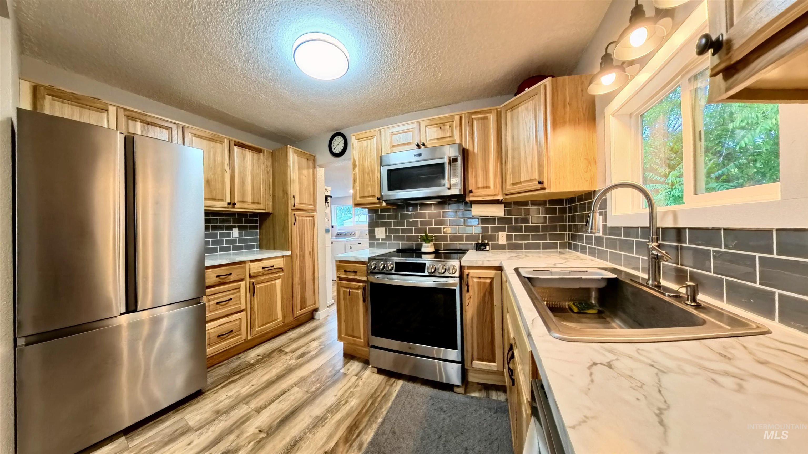 631 Vista Ave Property Photo 11