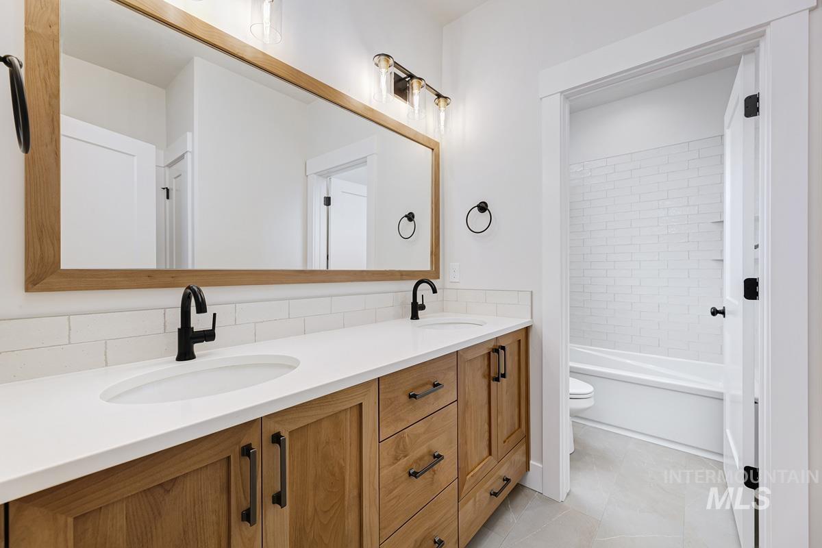 7027 W Waxwing Dr Property Photo 27