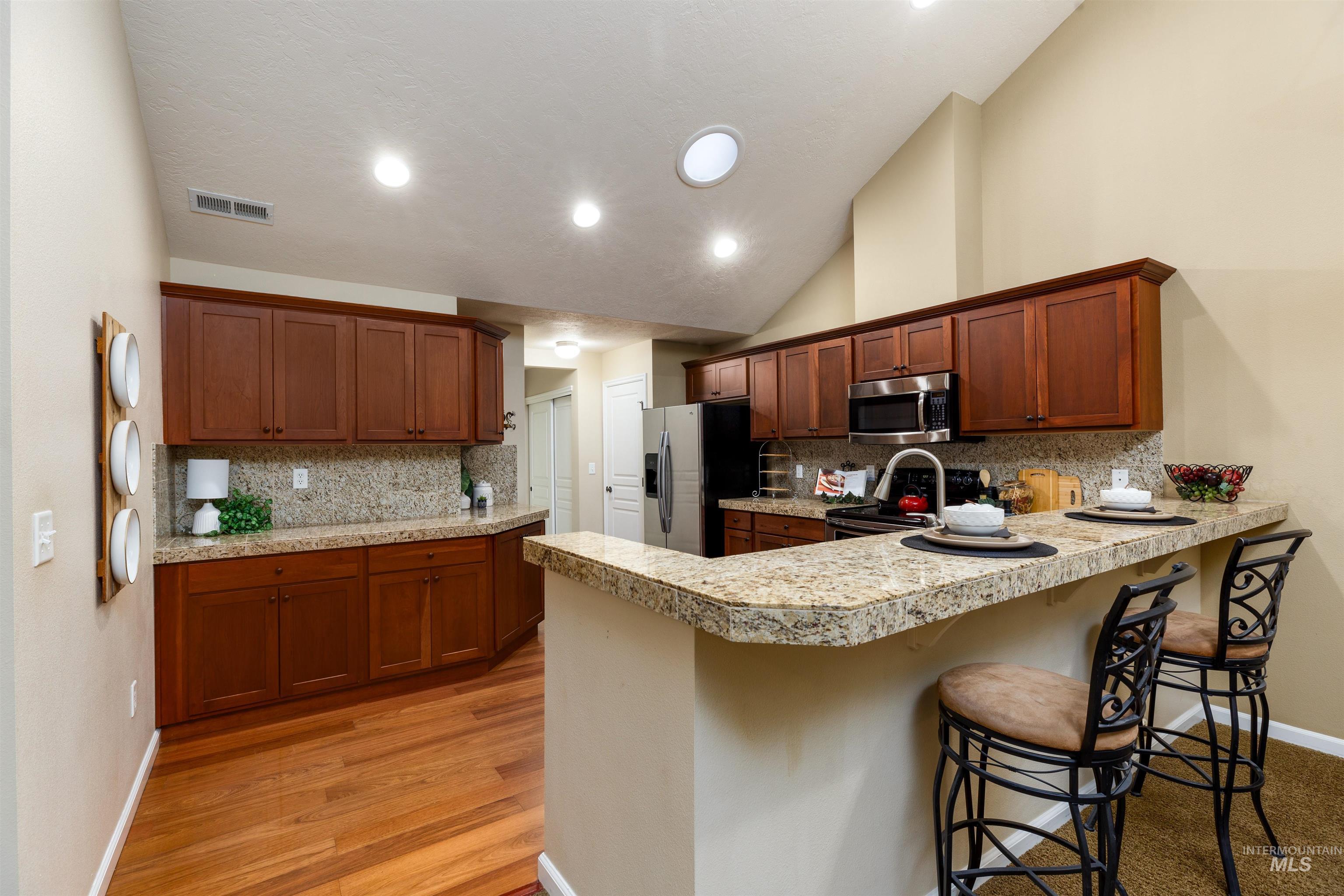 2858 N Cloverdale Rd Property Photo 13