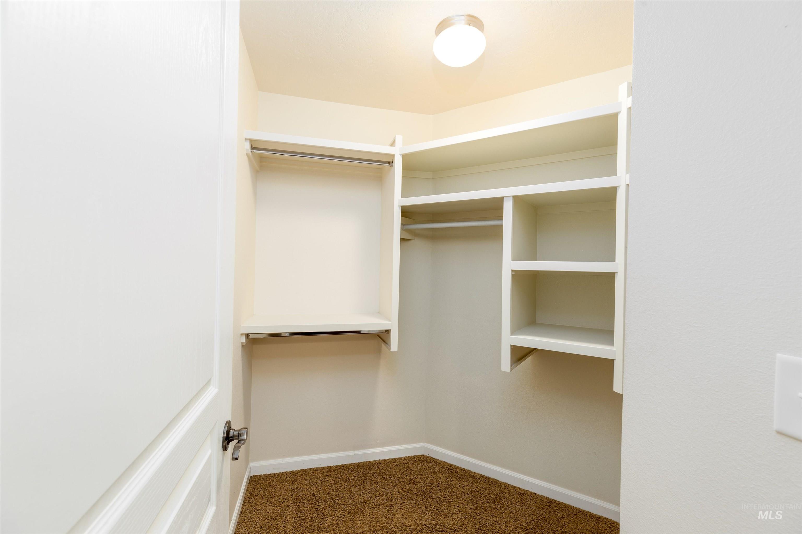 2858 N Cloverdale Rd Property Photo 21