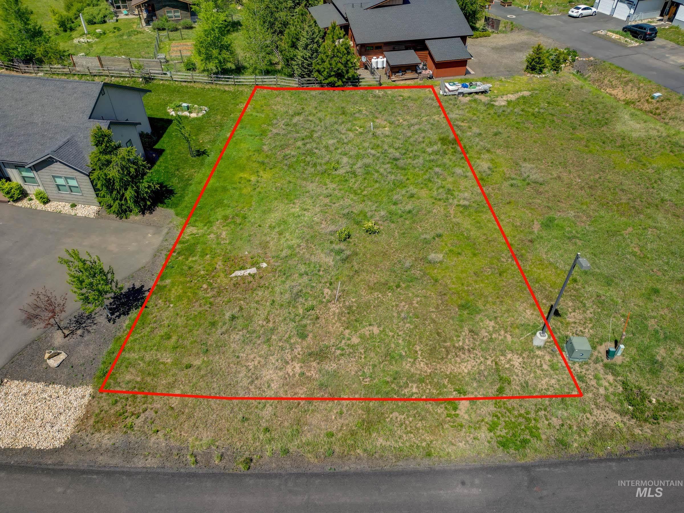 1033 Potts Property Photo 2
