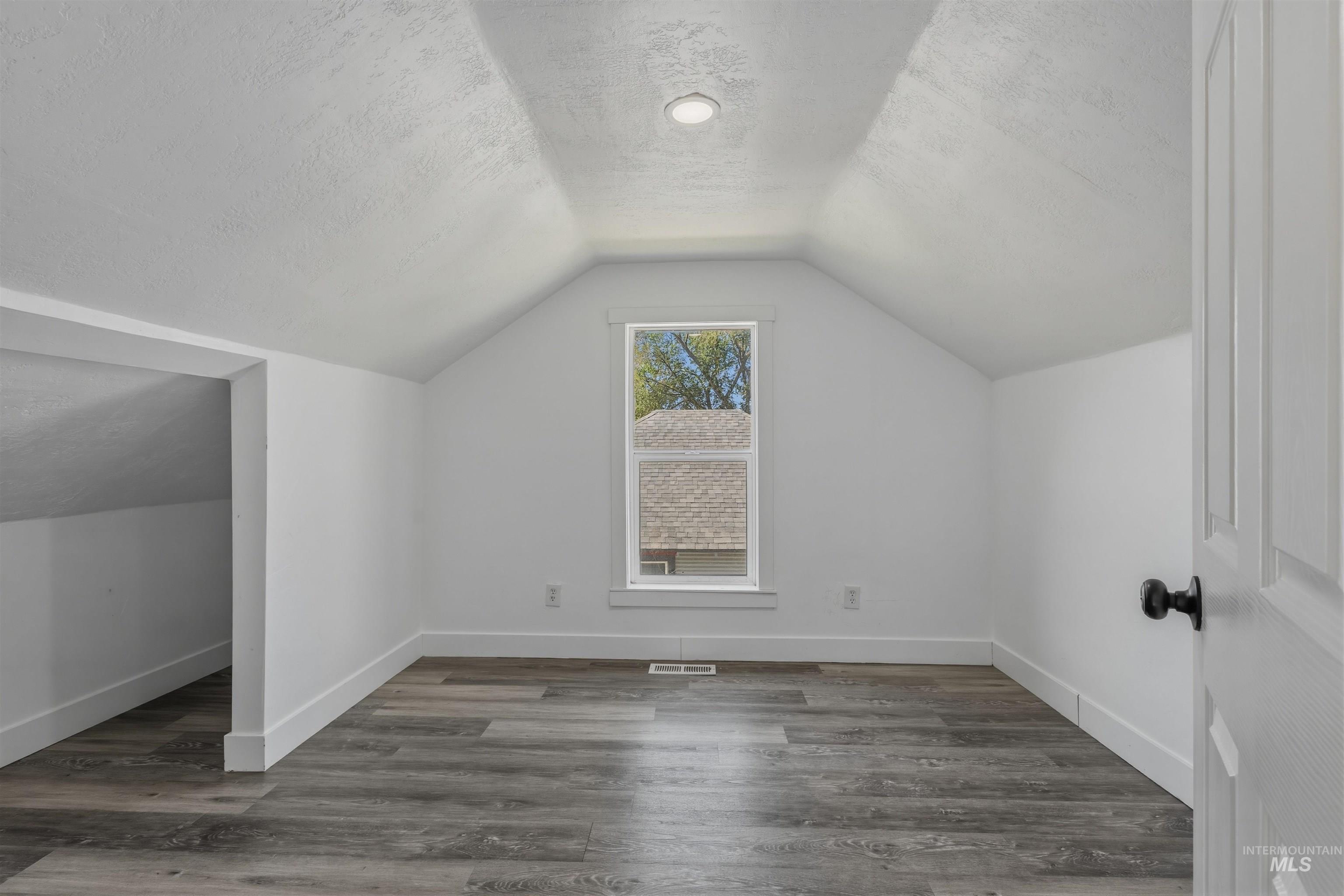 1610 Miller Ave Property Photo 22