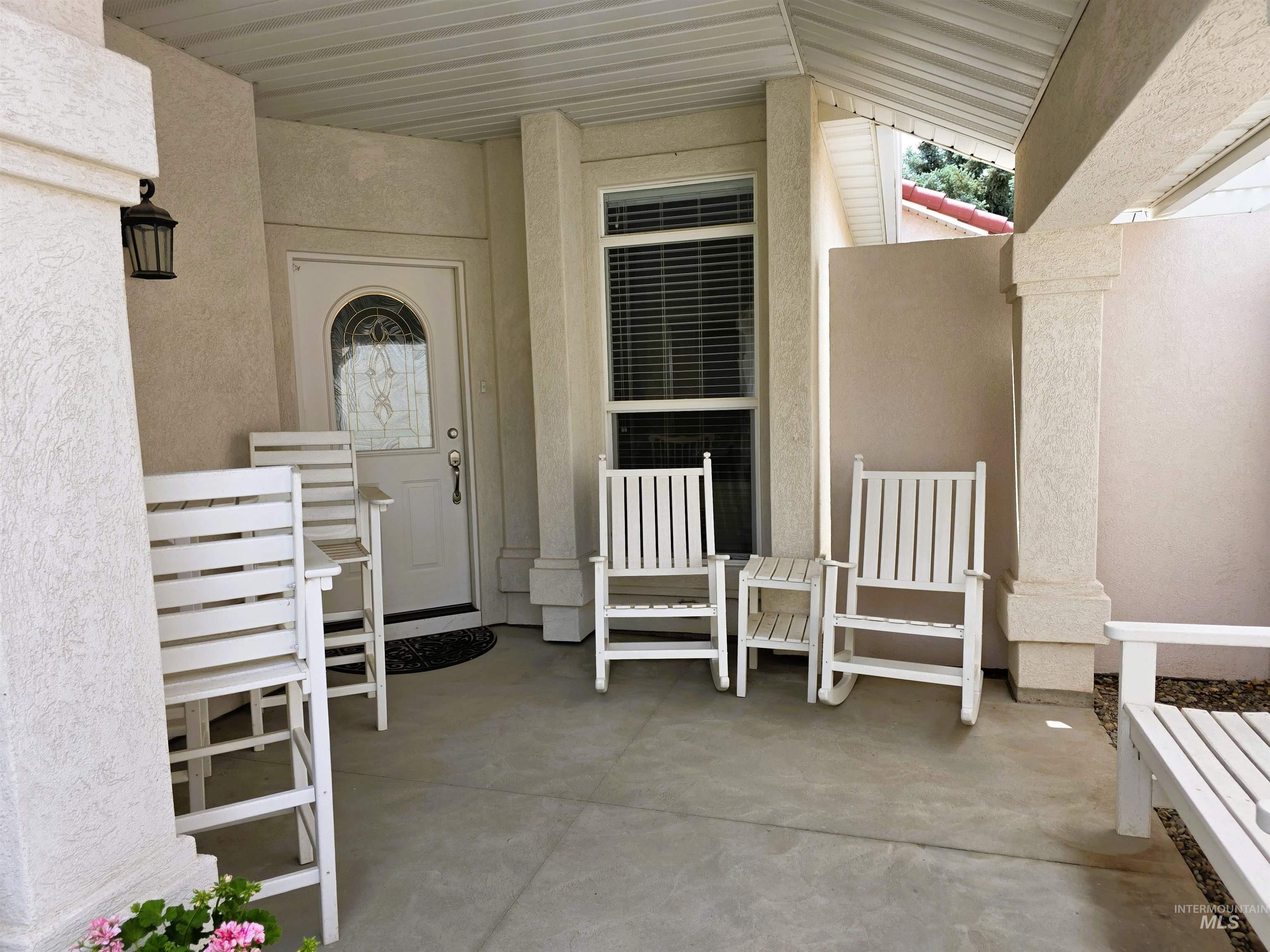 235 Los Lagos Property Photo 2
