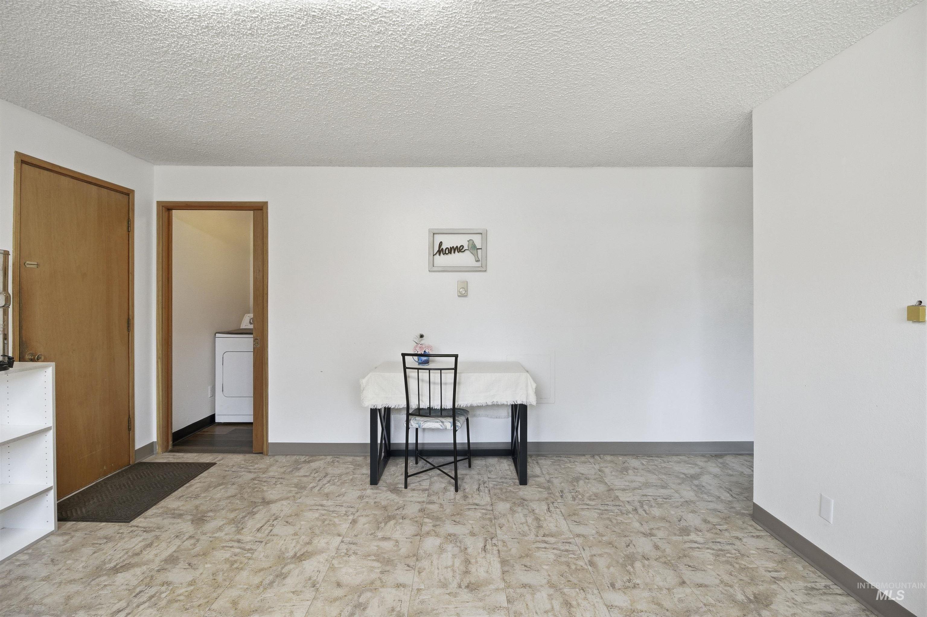 1651 Hillcrest Drive Property Photo 17