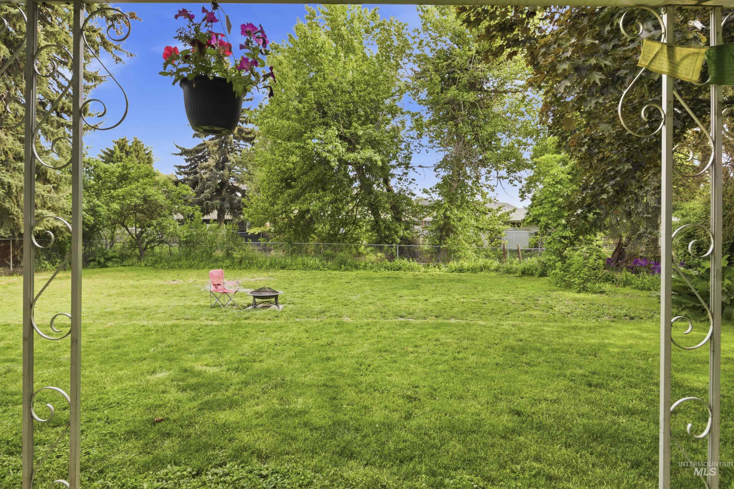 1651 Hillcrest Drive Property Photo 32
