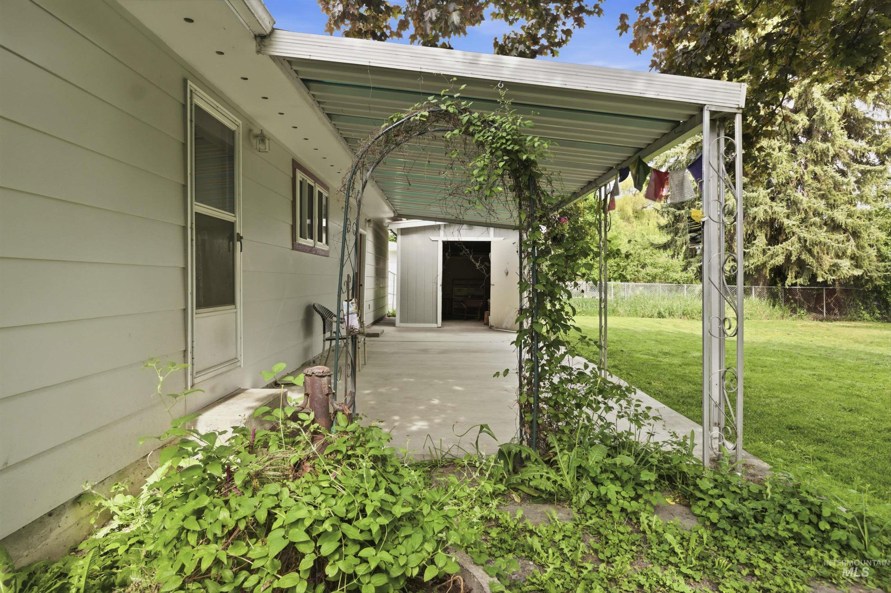 1651 Hillcrest Drive Property Photo 34