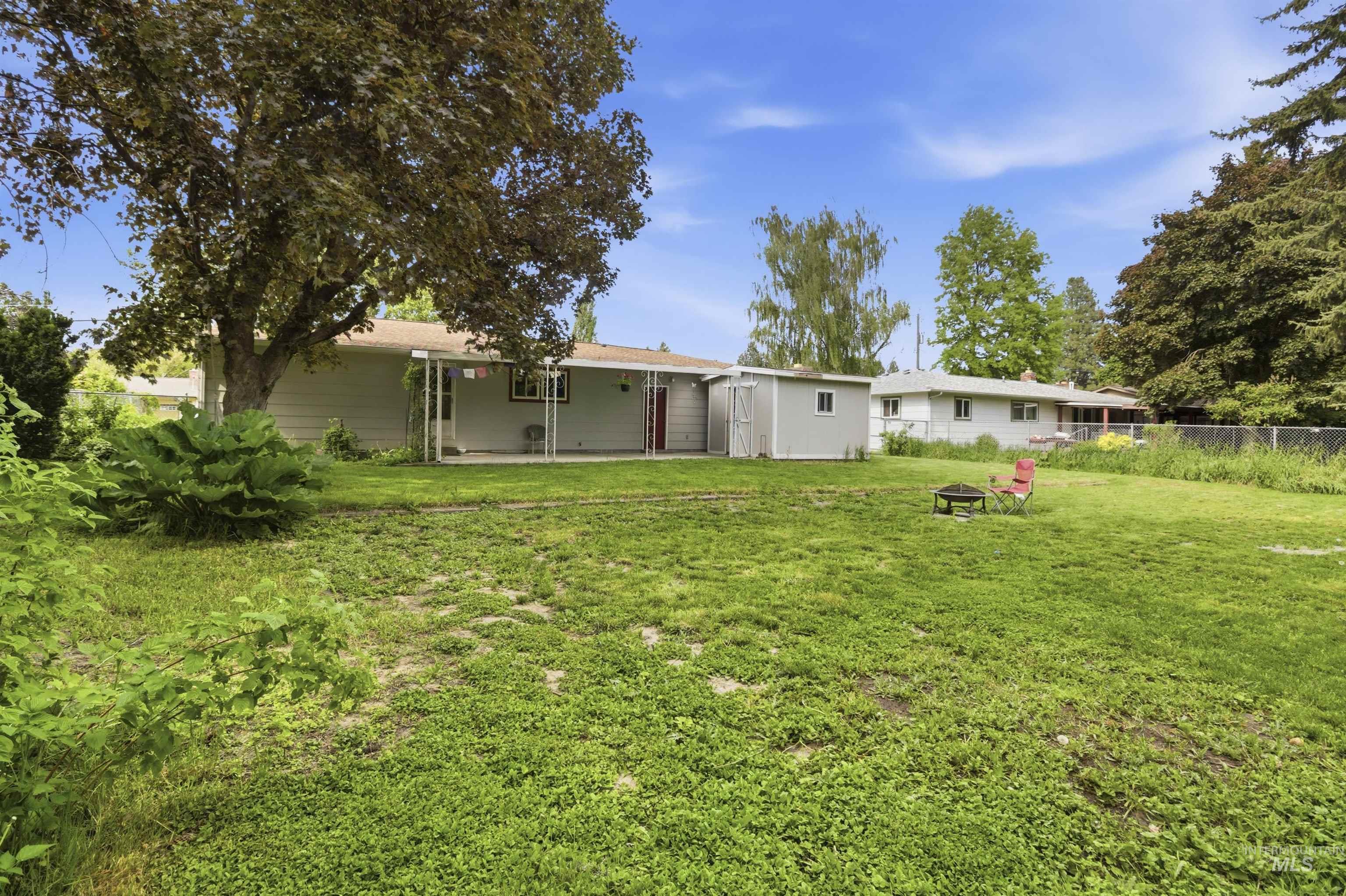 1651 Hillcrest Drive Property Photo 36