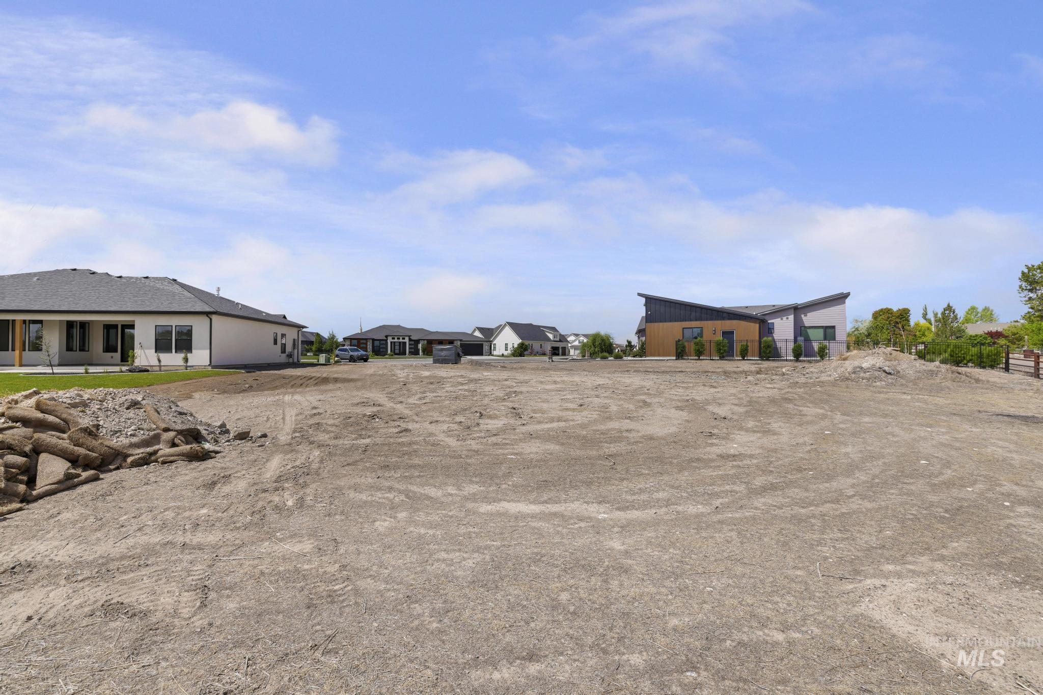 1557 Clear Creek Loop Property Photo 18