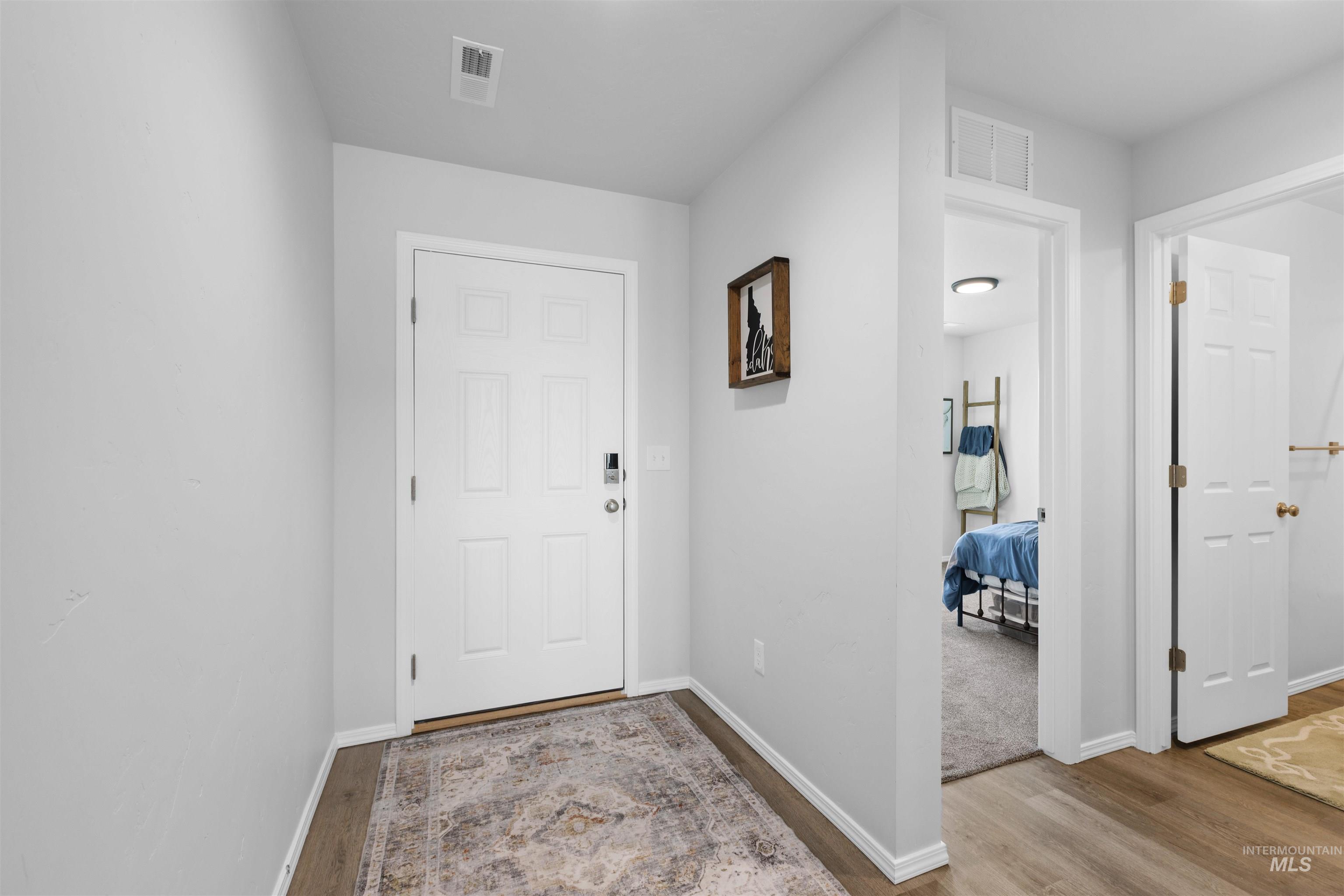 12322 Genevieve St Property Photo 5