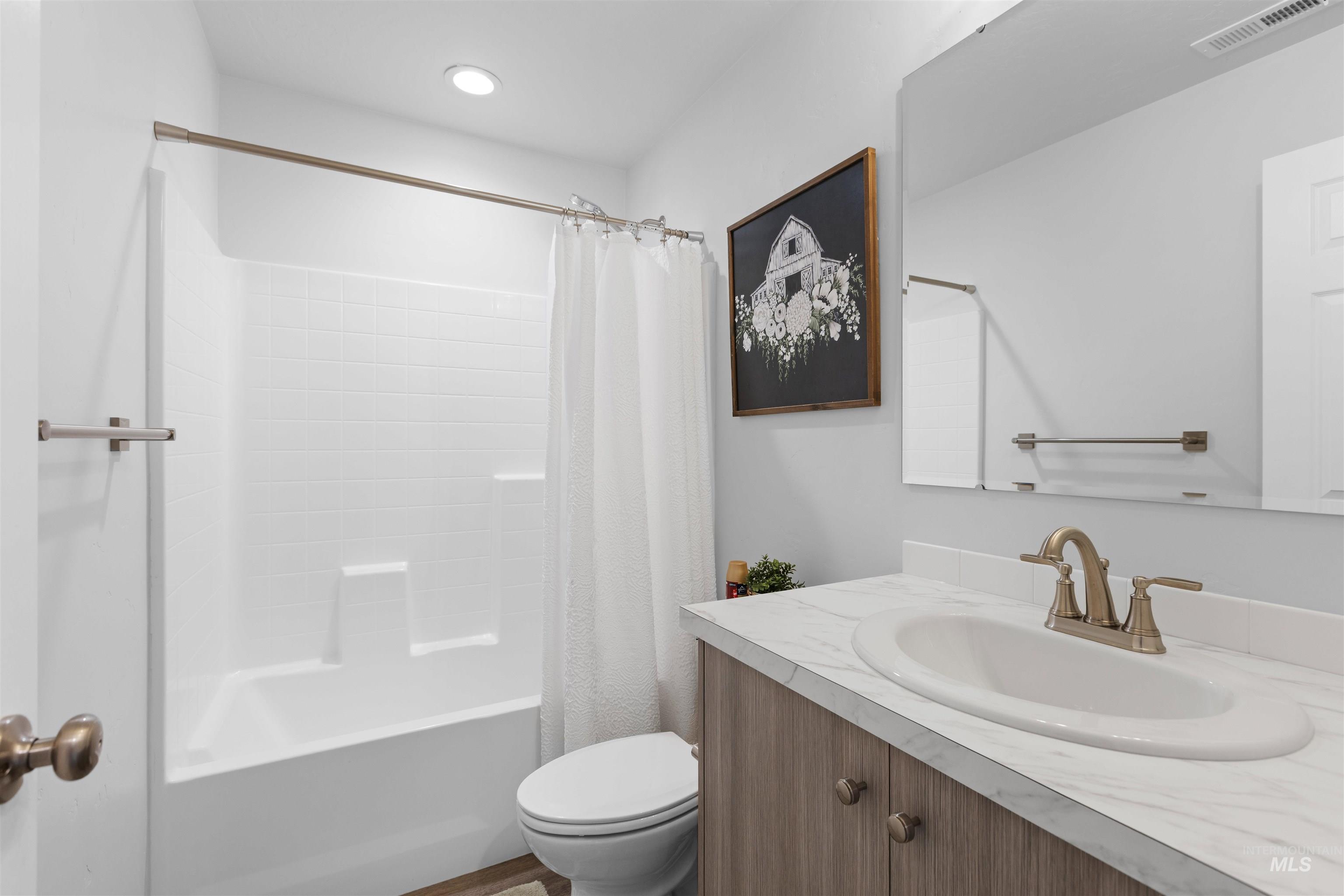 12322 Genevieve St Property Photo 8