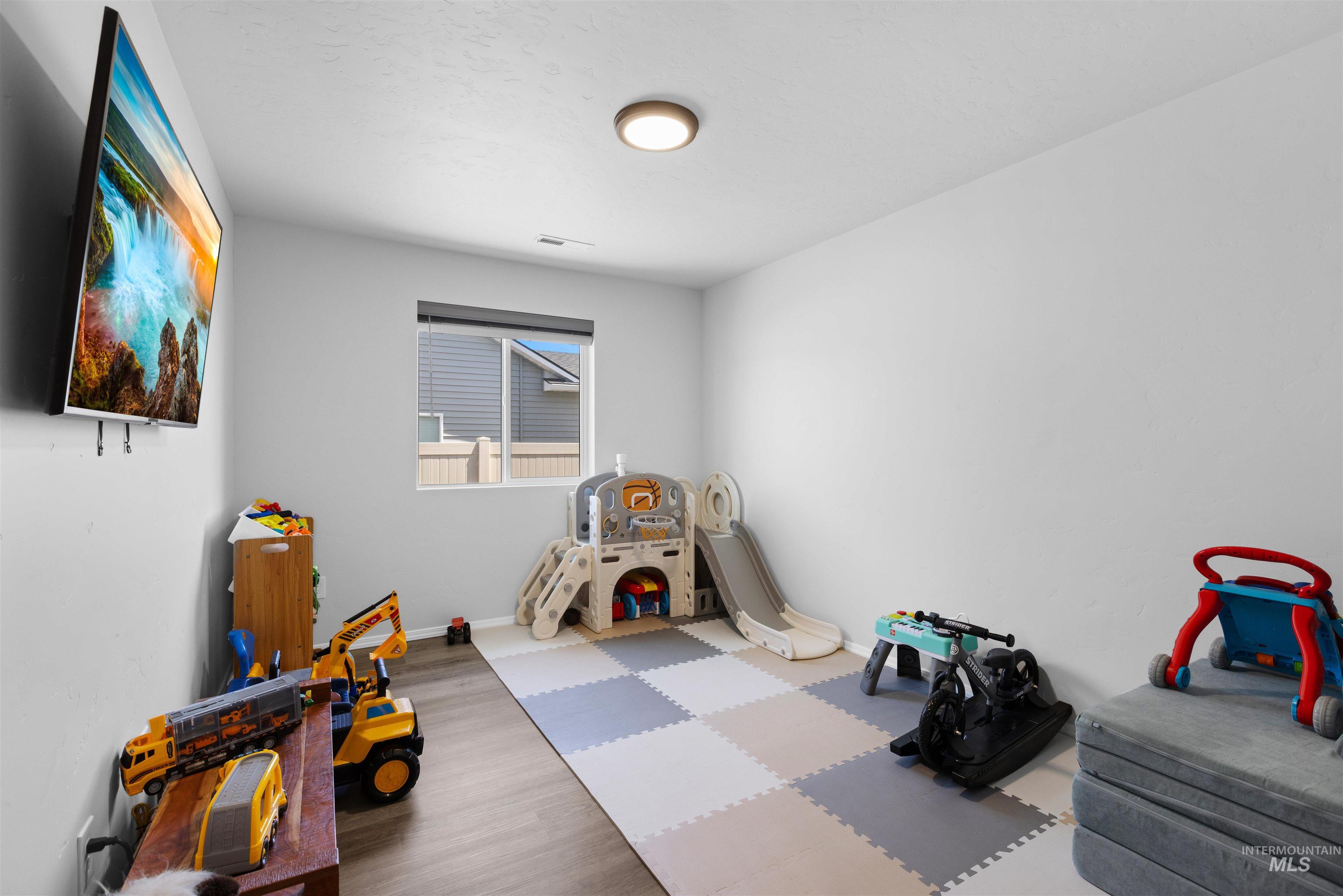 12322 Genevieve St Property Photo 11
