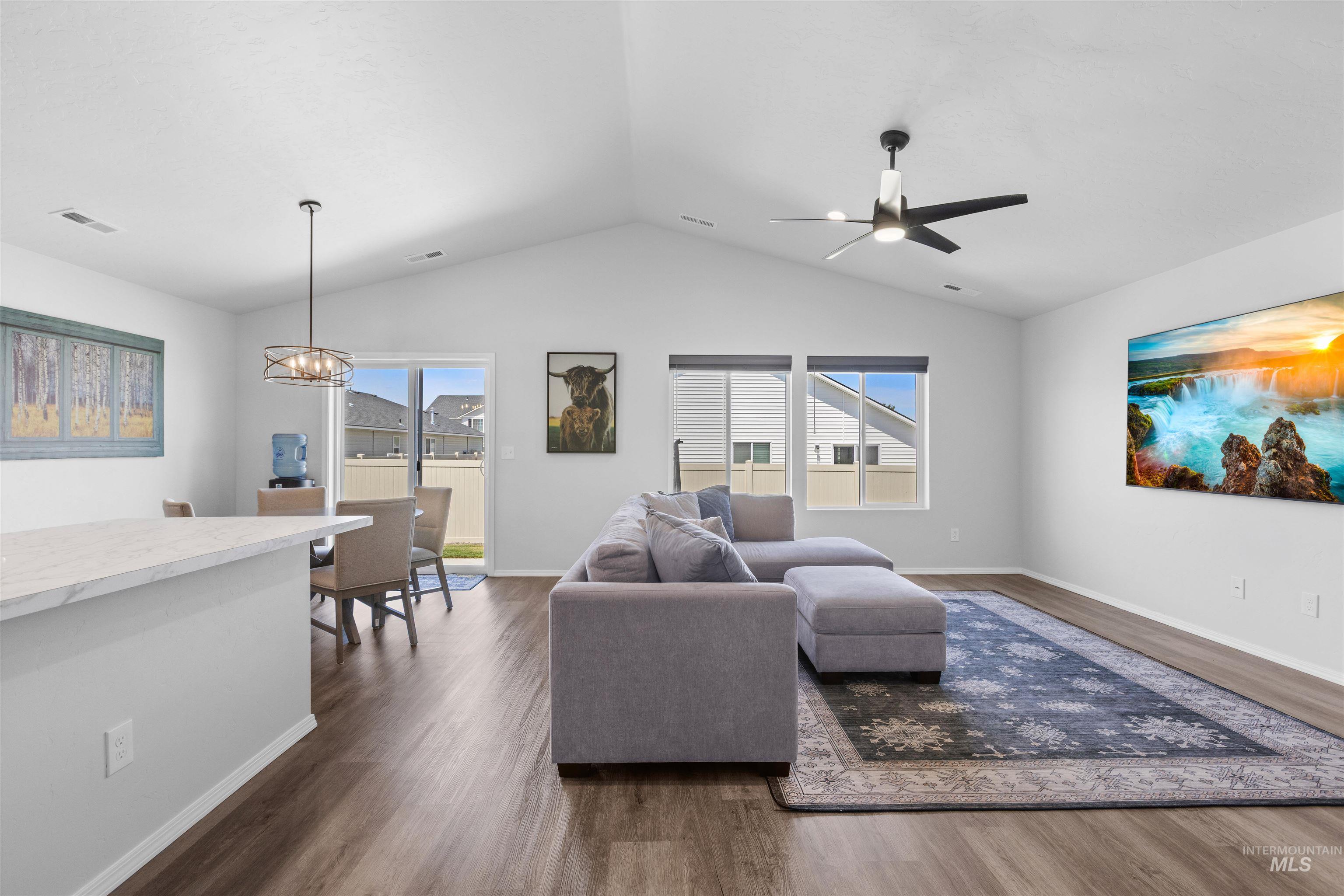 12322 Genevieve St Property Photo 13