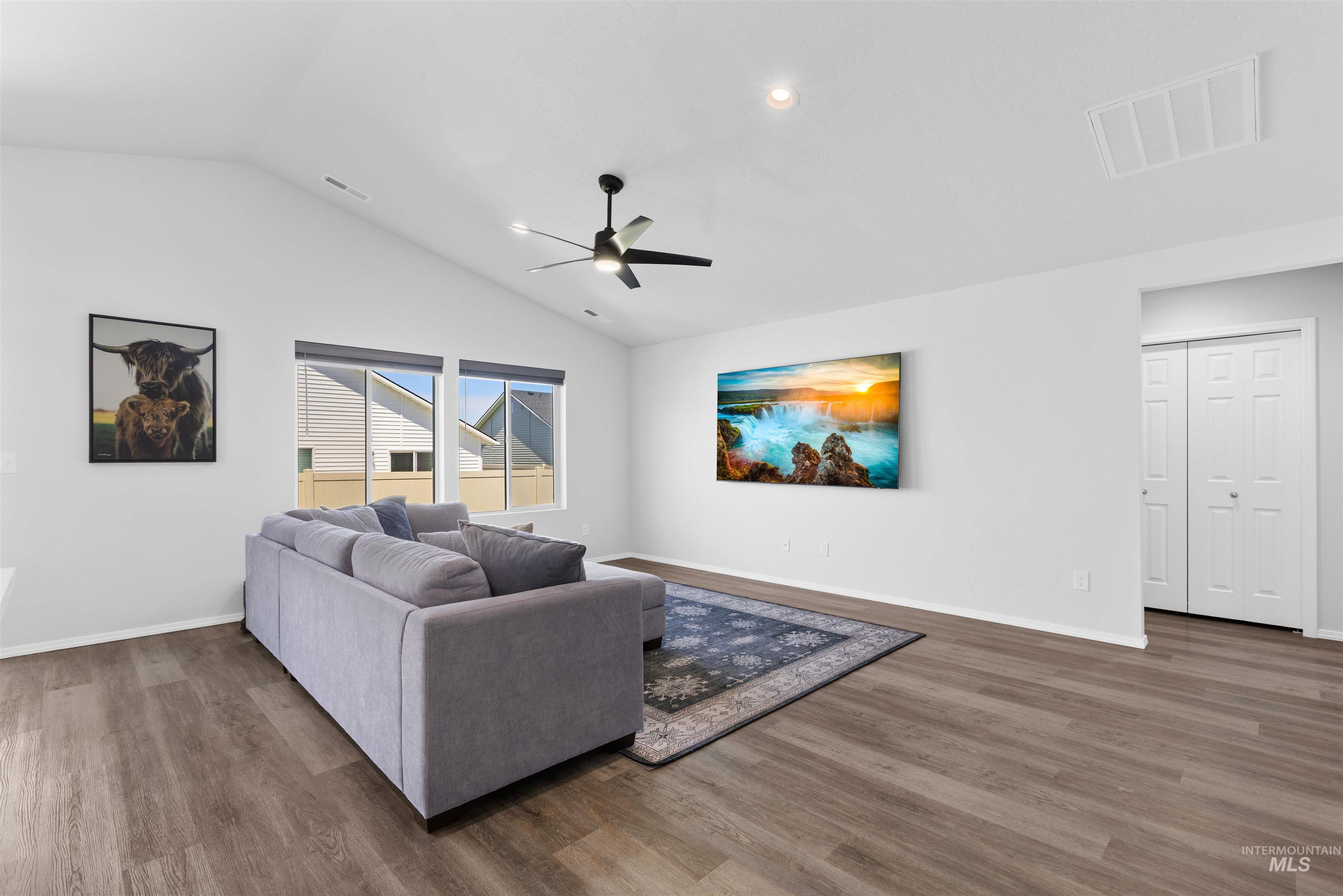 12322 Genevieve St Property Photo 14