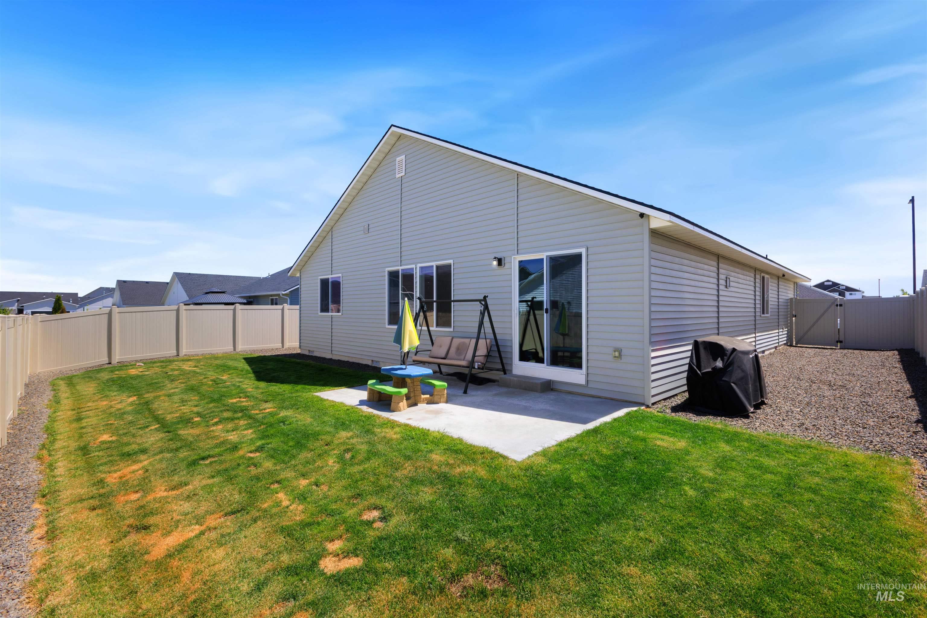 12322 Genevieve St Property Photo 30