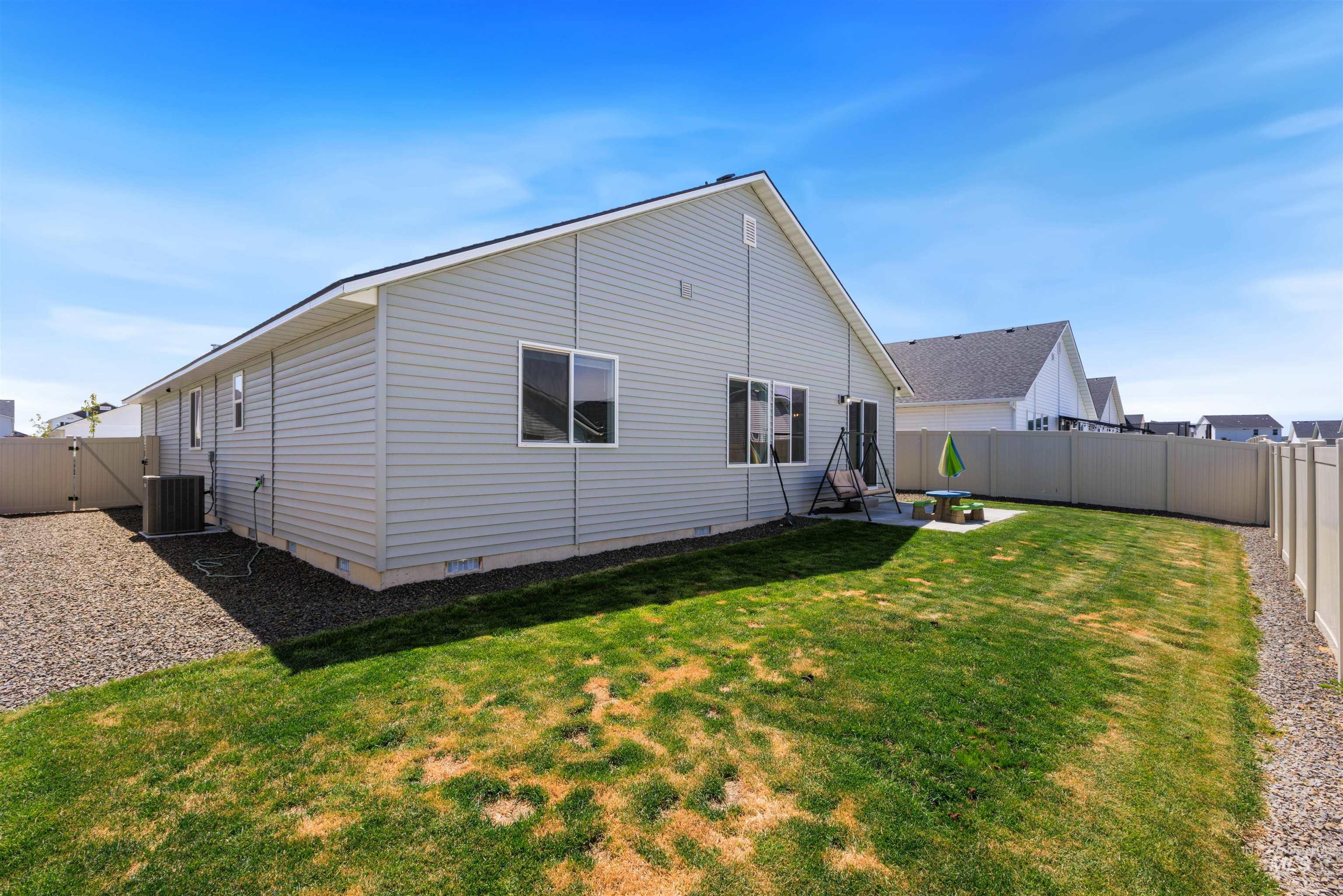 12322 Genevieve St Property Photo 31