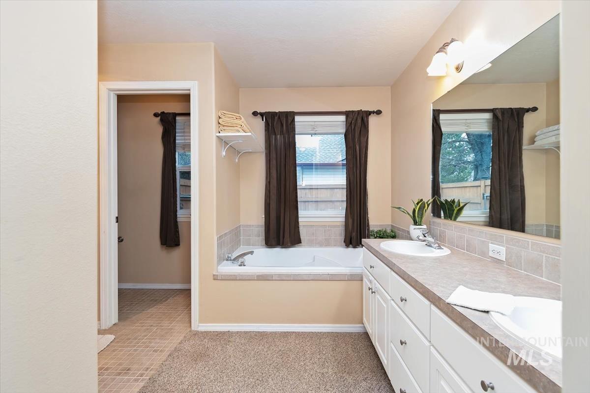 6124 N Tapestry Way Property Photo 24