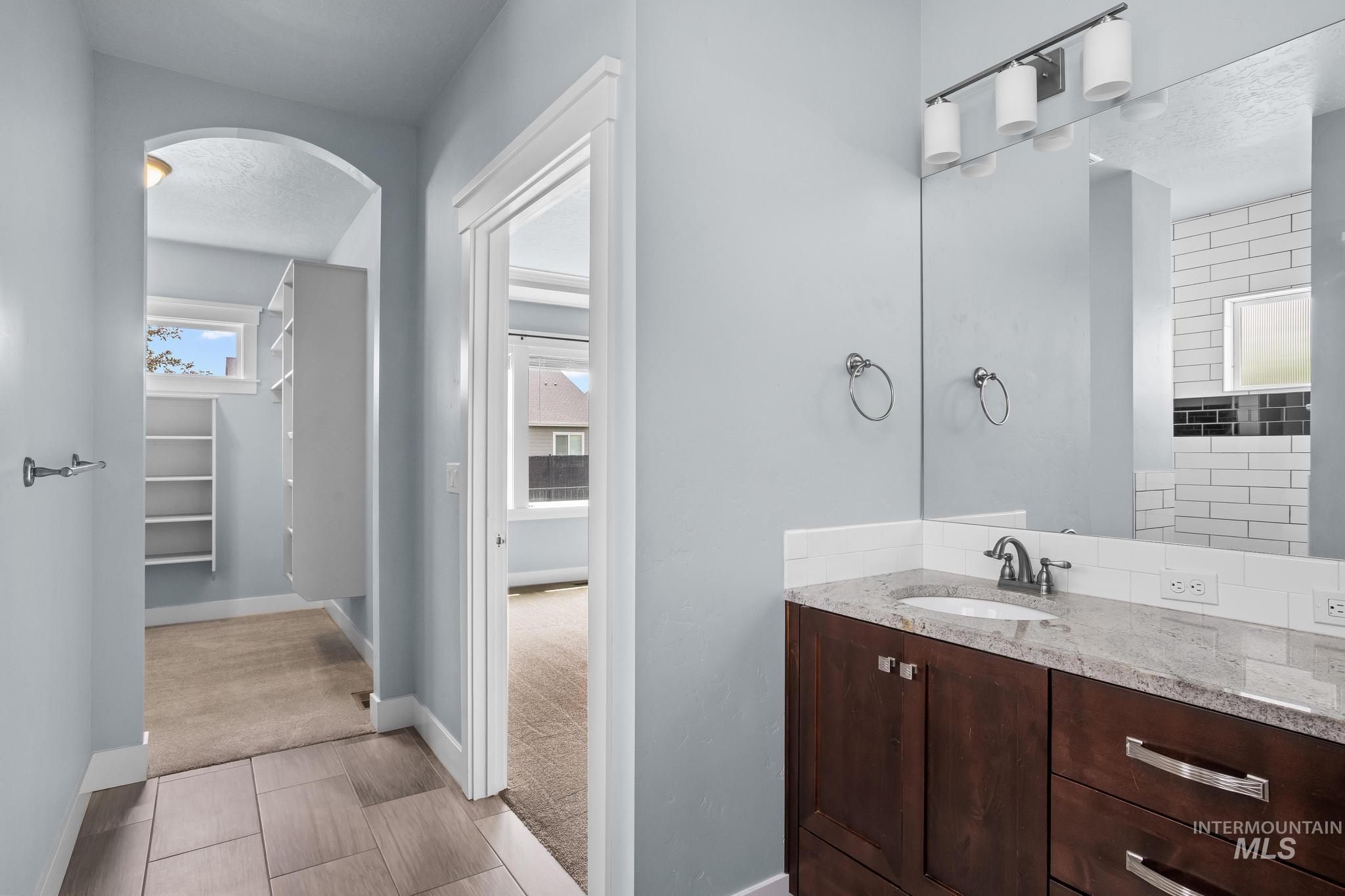 2681 E Rhyolite Ct. Property Photo 27
