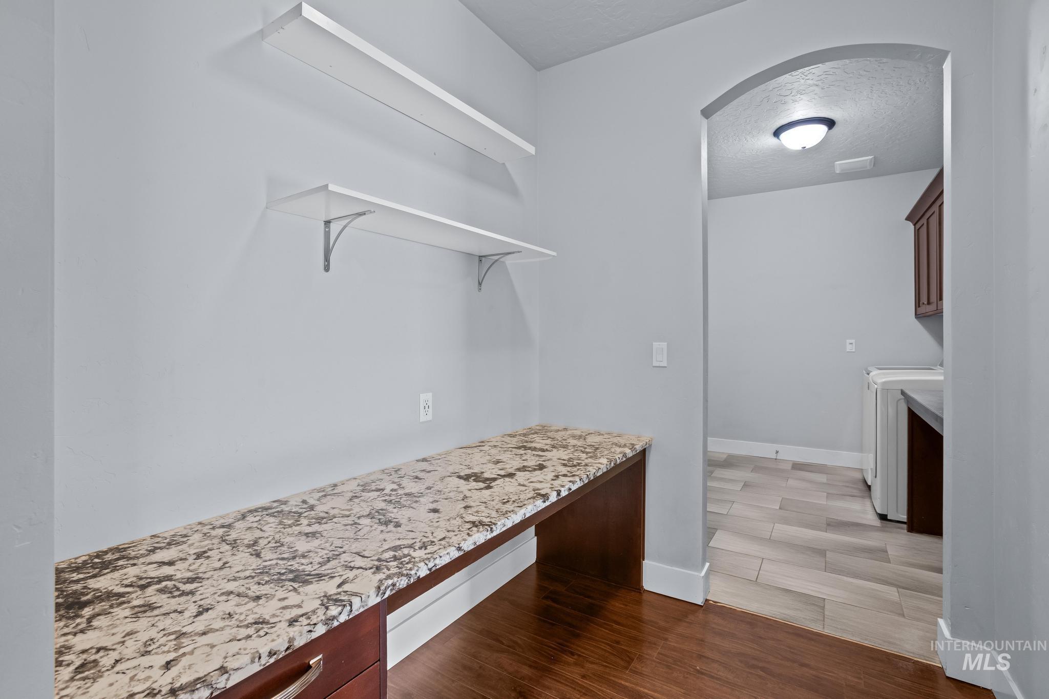 2681 E Rhyolite Ct. Property Photo 31