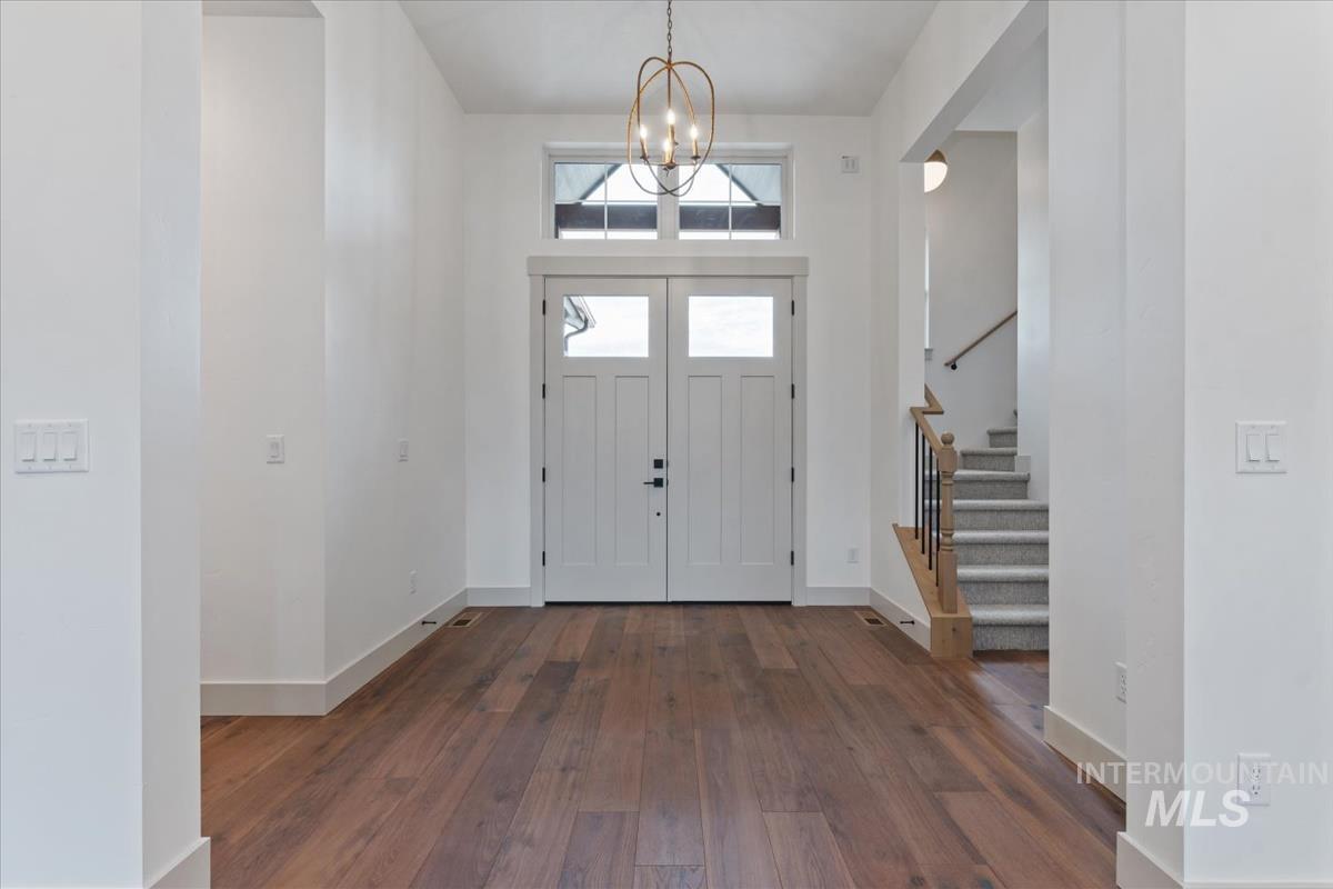 7065 N Cairnhill Way Property Photo 6