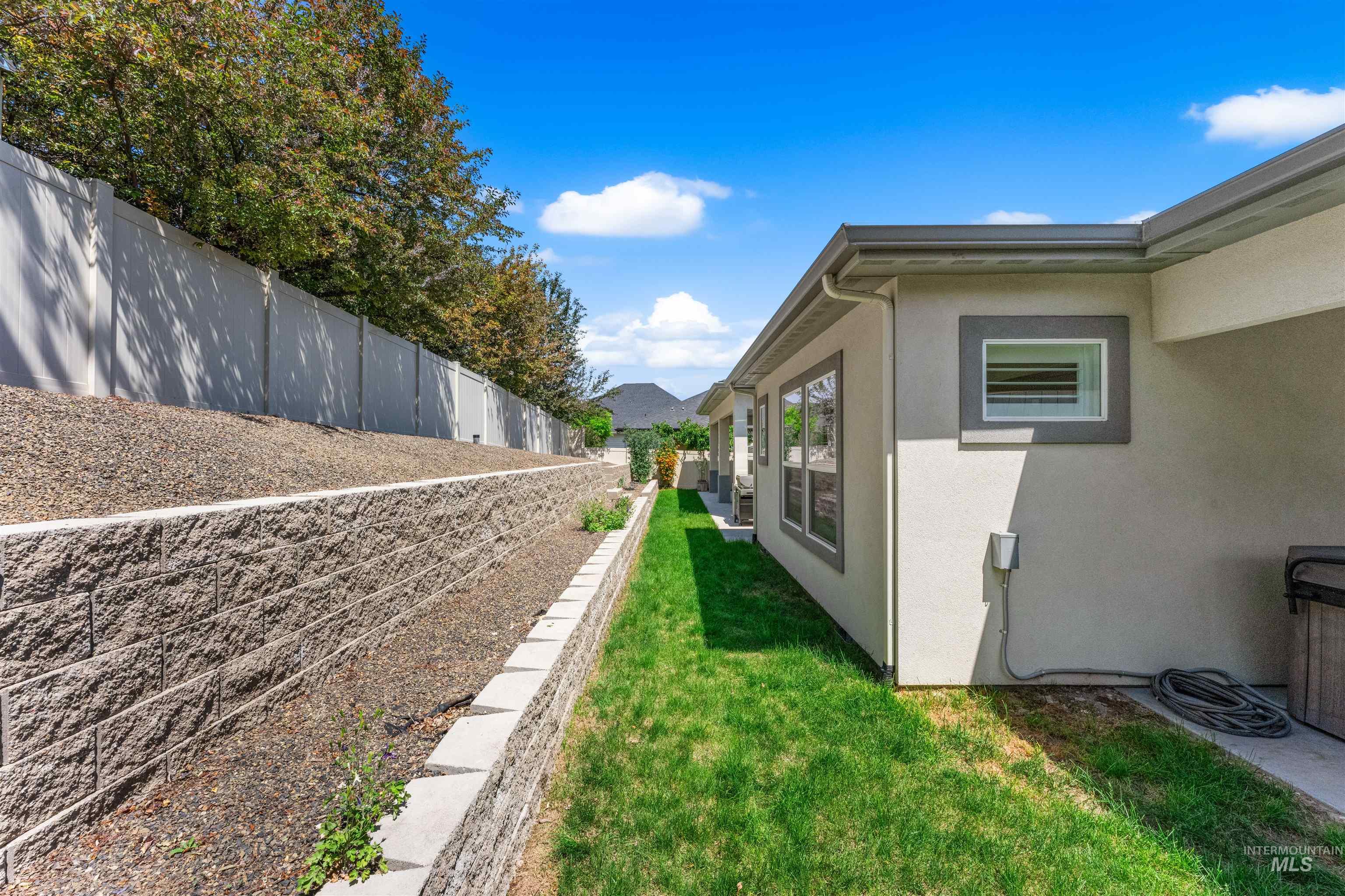 3369 S S Grenze Way Property Photo 32