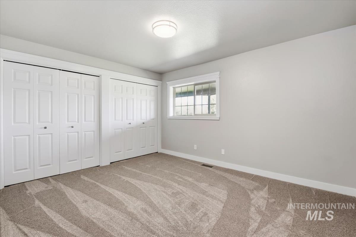 2333 N Mountain Ash Ave Property Photo 16