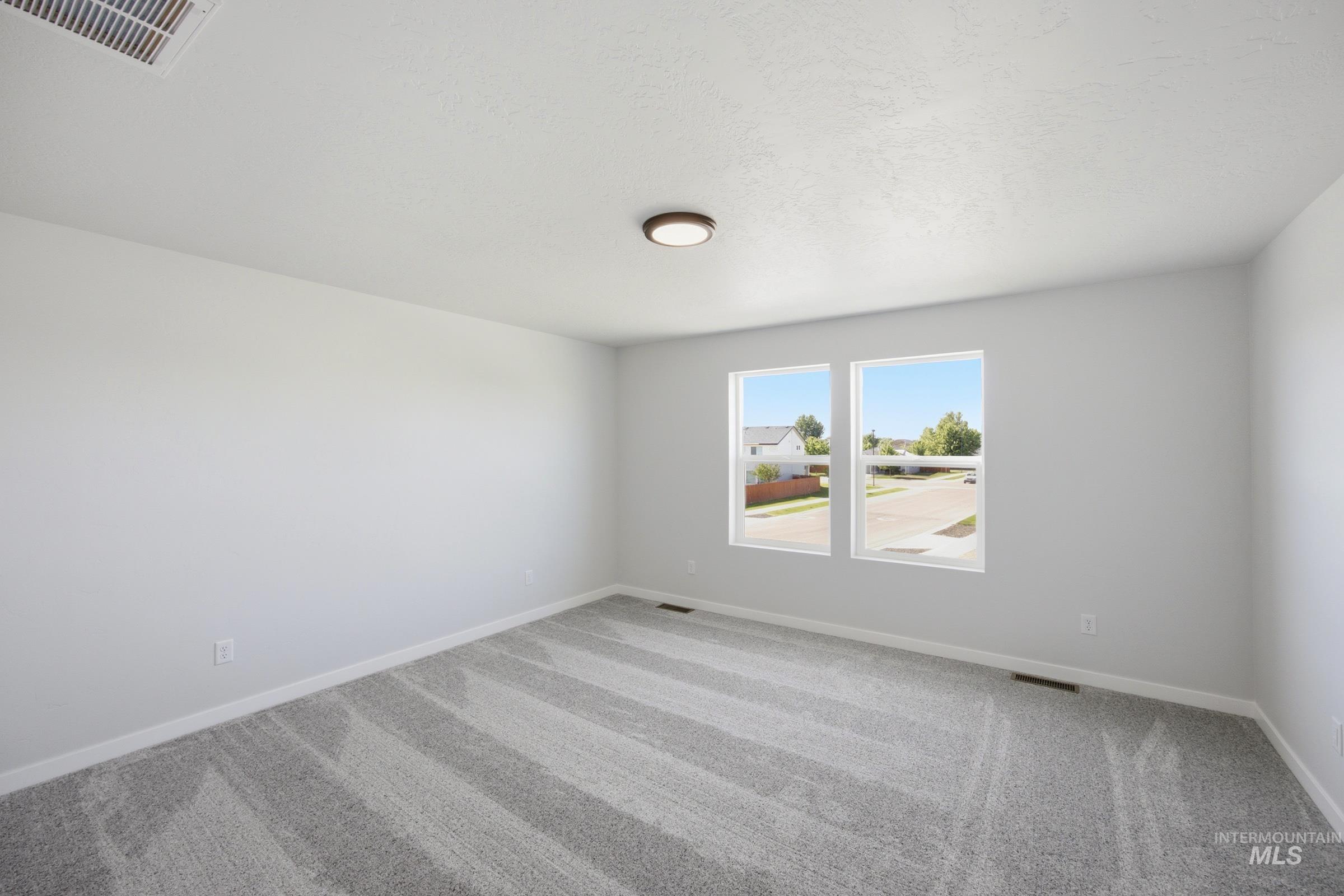 1595 Sunday River St Property Photo 12