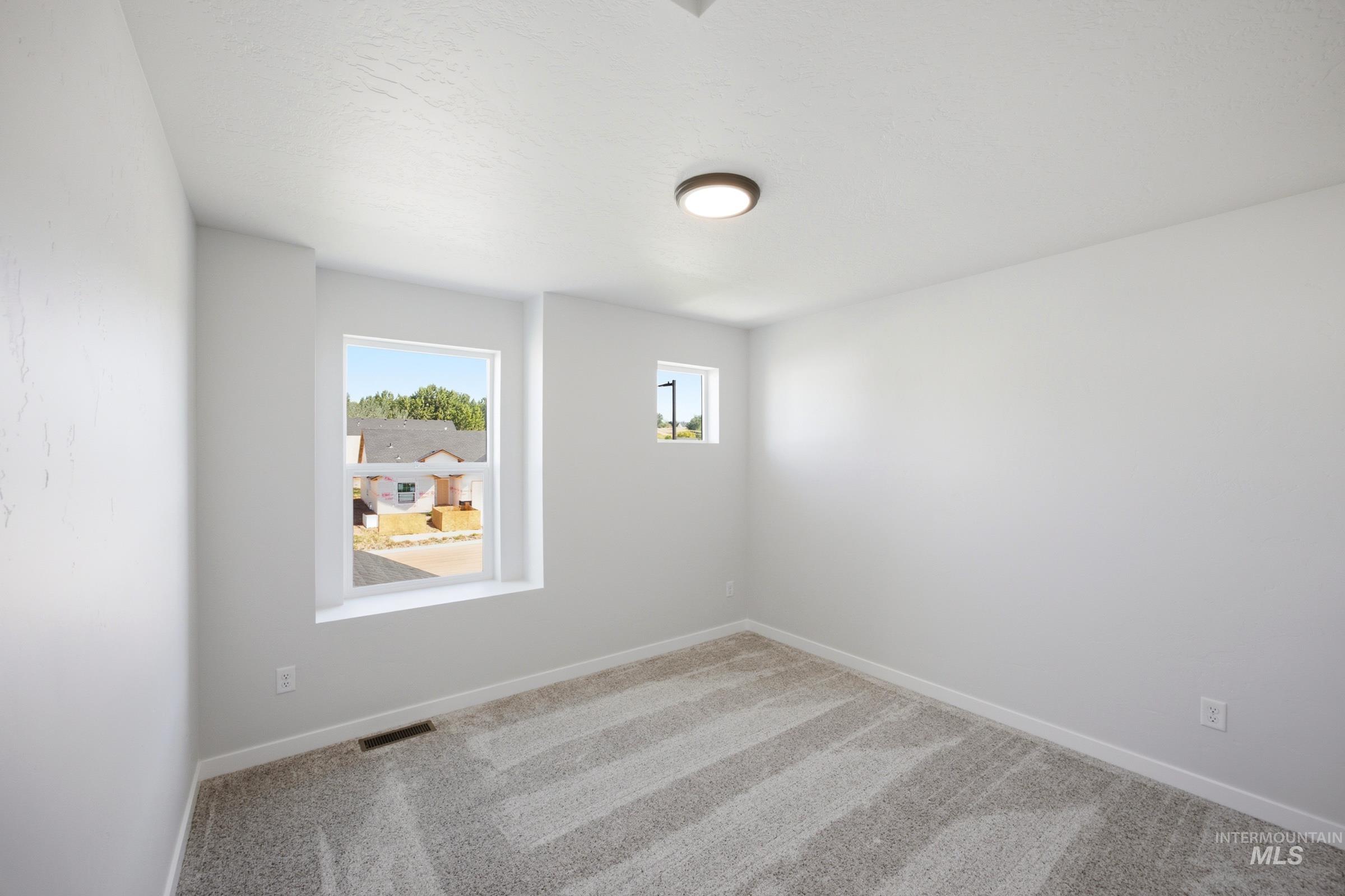 1595 Sunday River St Property Photo 17