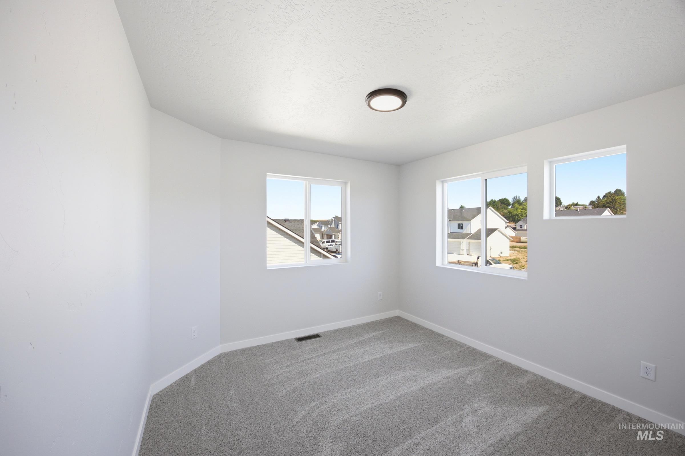 1595 Sunday River St Property Photo 20