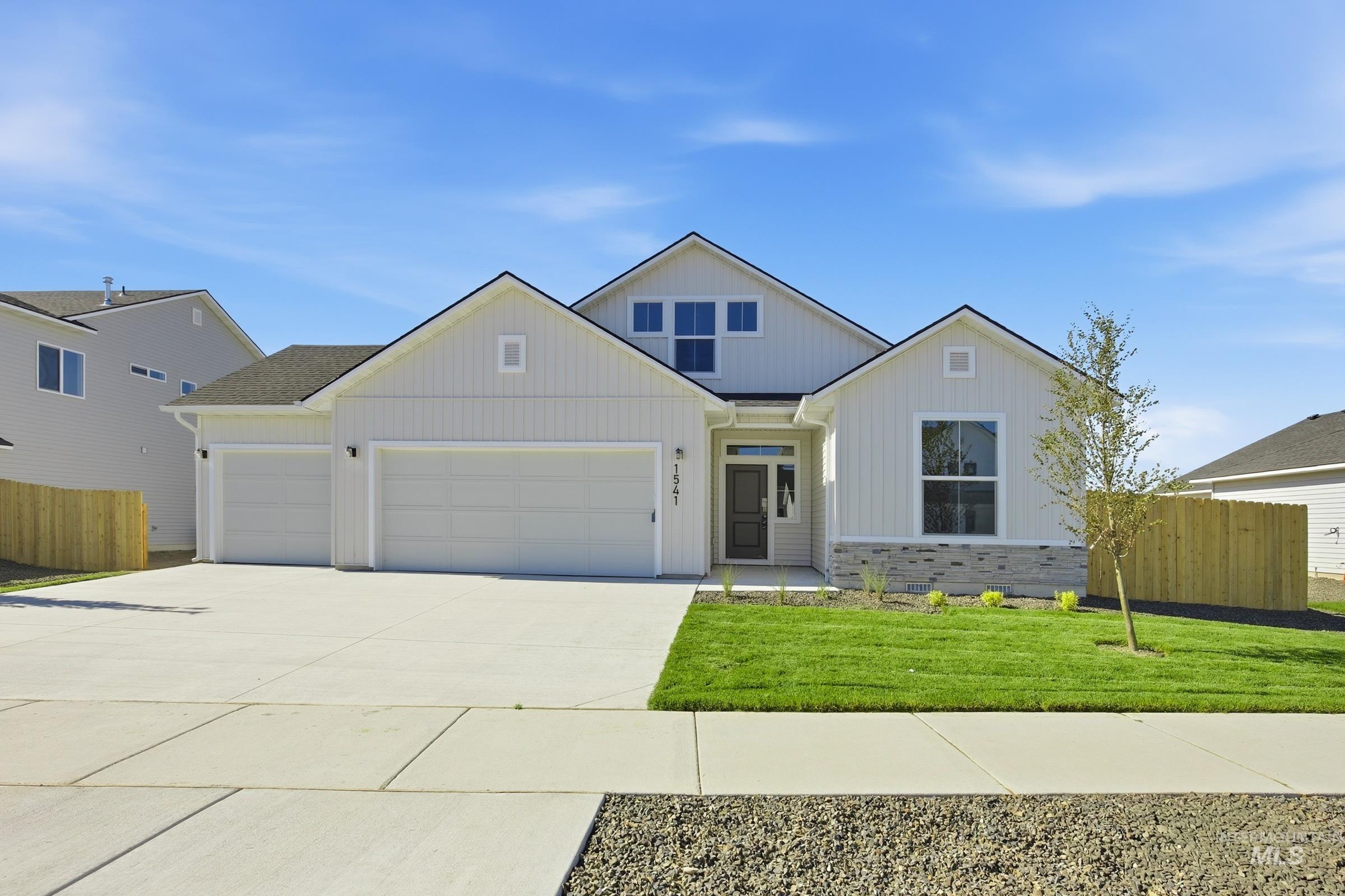 1541 Sunday River St Property Photo 1