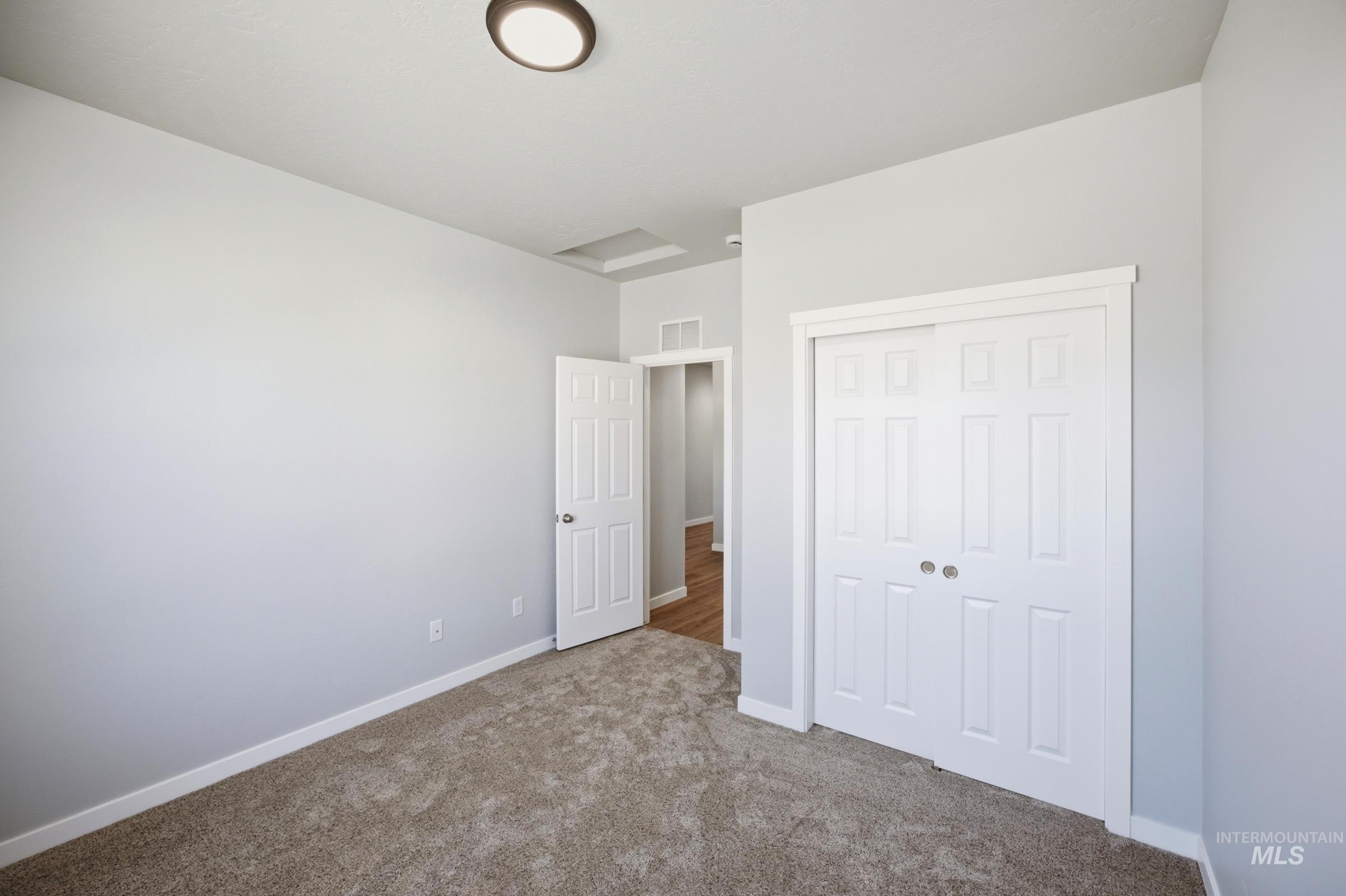 1541 Sunday River St Property Photo 10