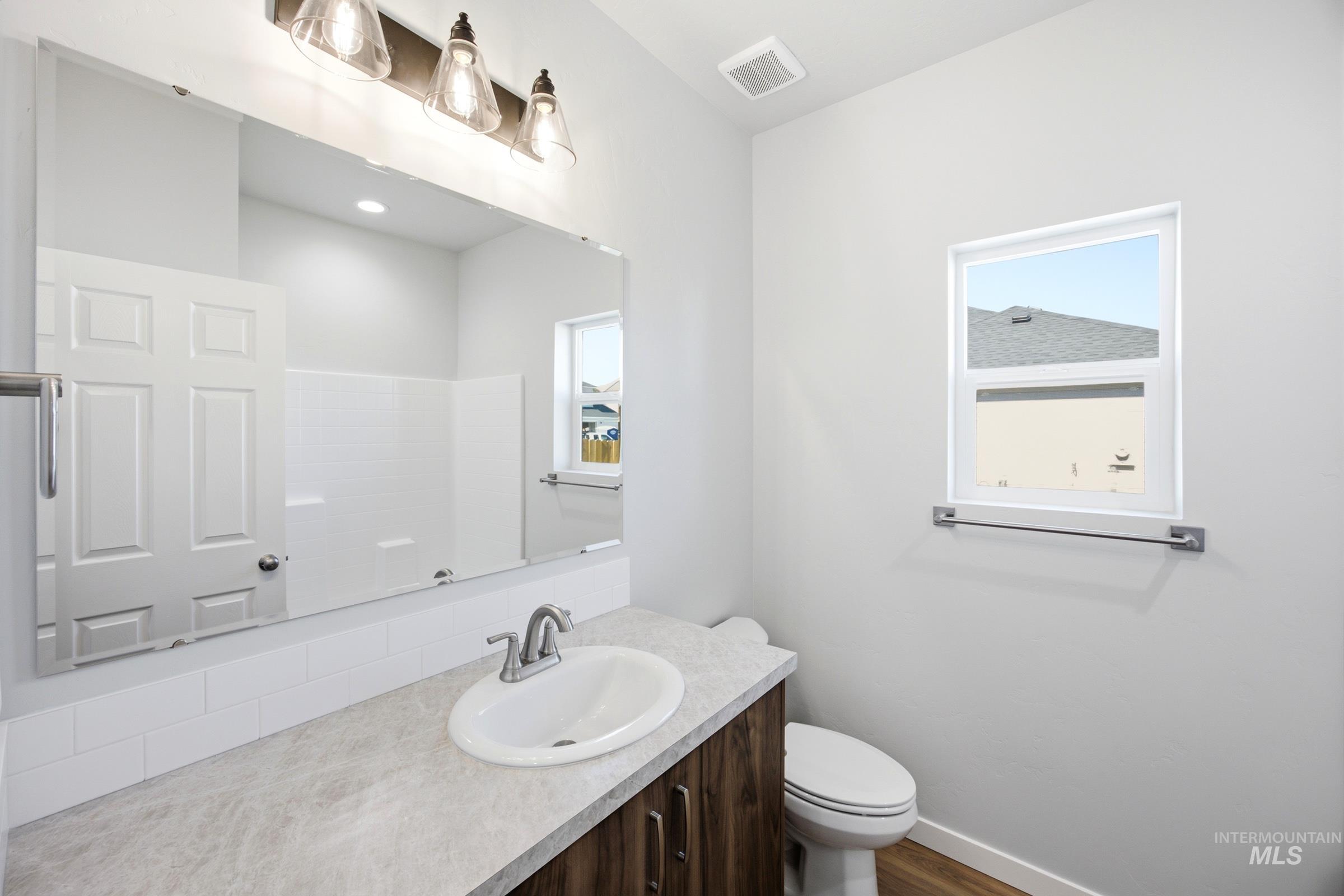 1541 Sunday River St Property Photo 11