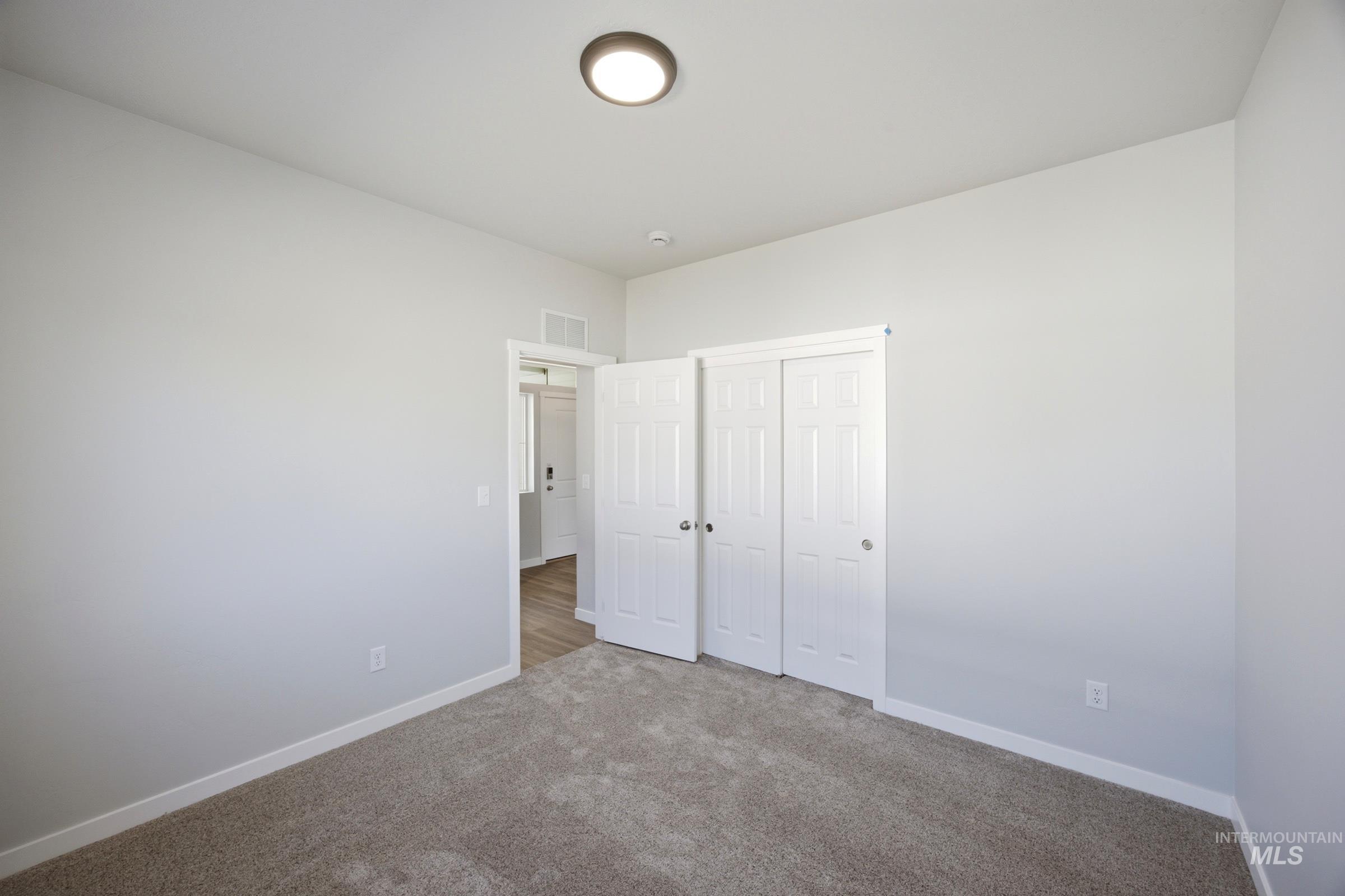 1541 Sunday River St Property Photo 14