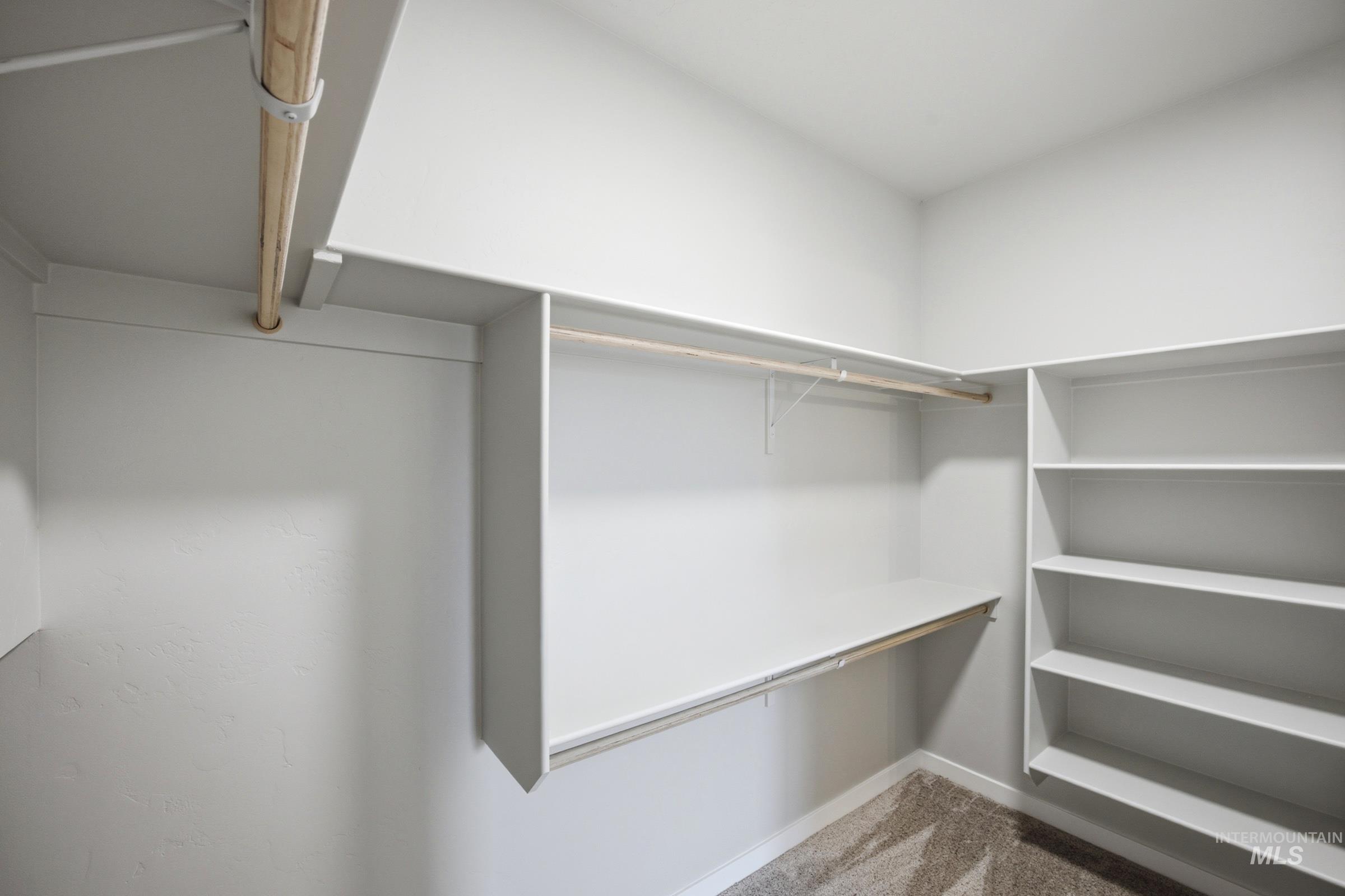 1541 Sunday River St Property Photo 17