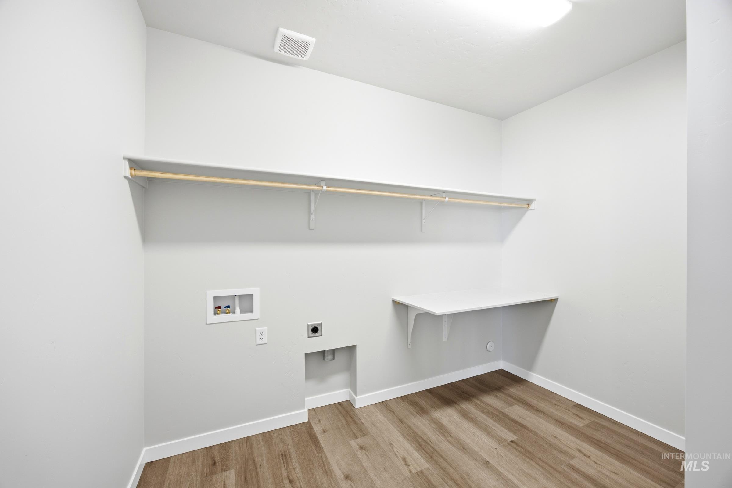 4304 E Woodmurra St Property Photo 9
