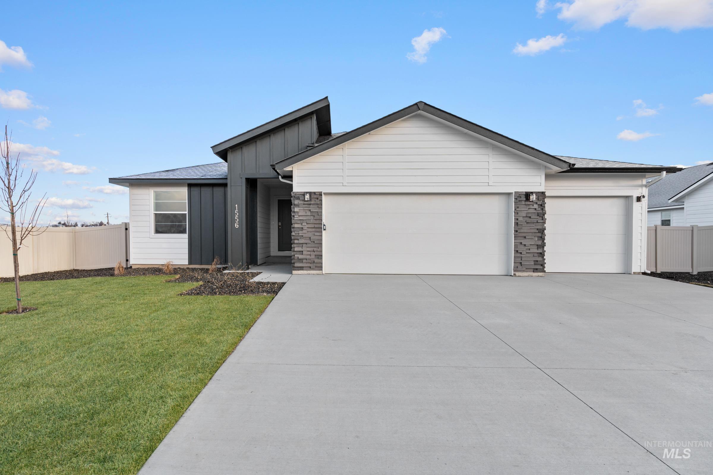 4335 E Woodmurra St Property Photo 1