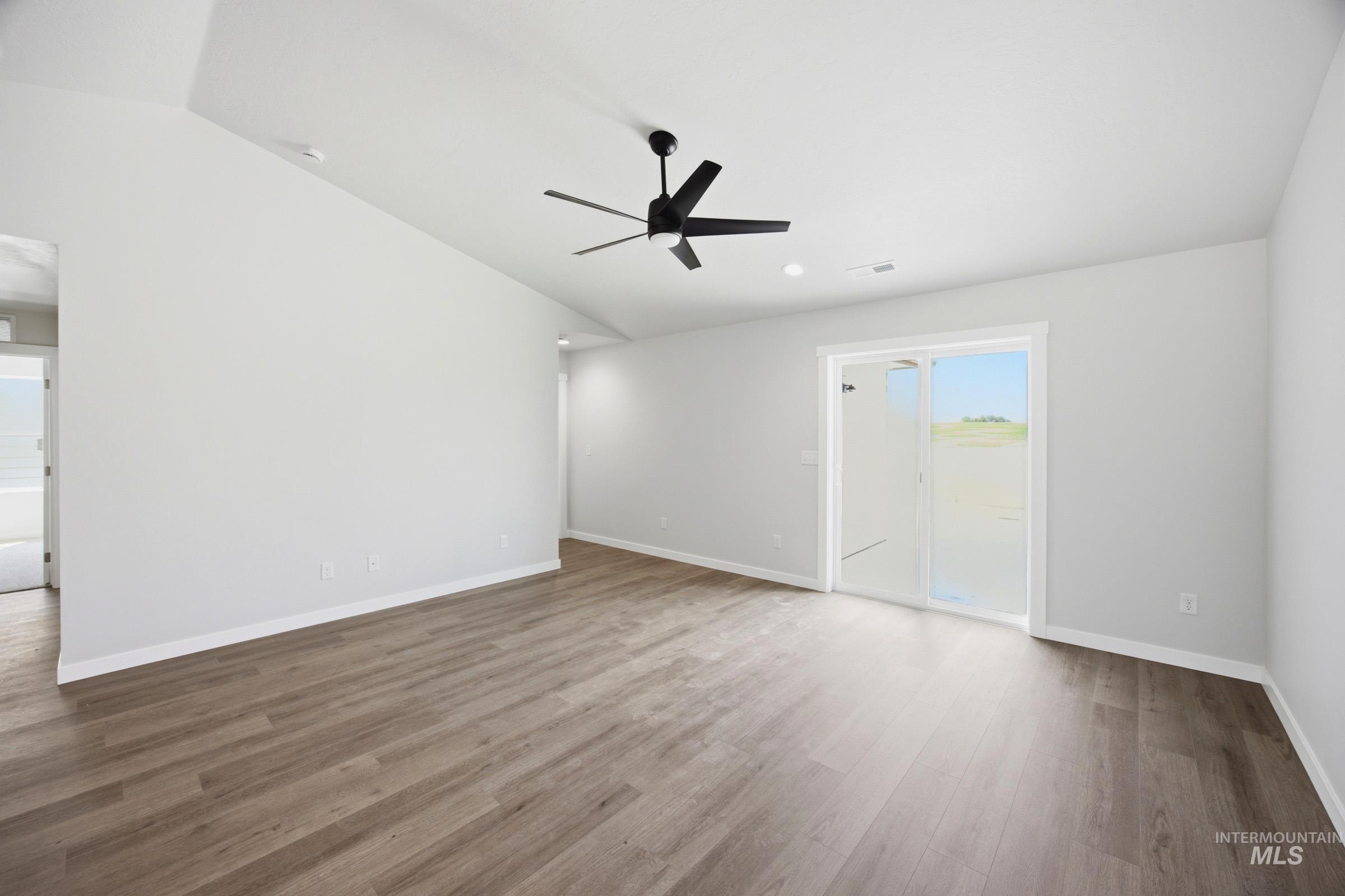 1203 W Jasper St Property Photo 8