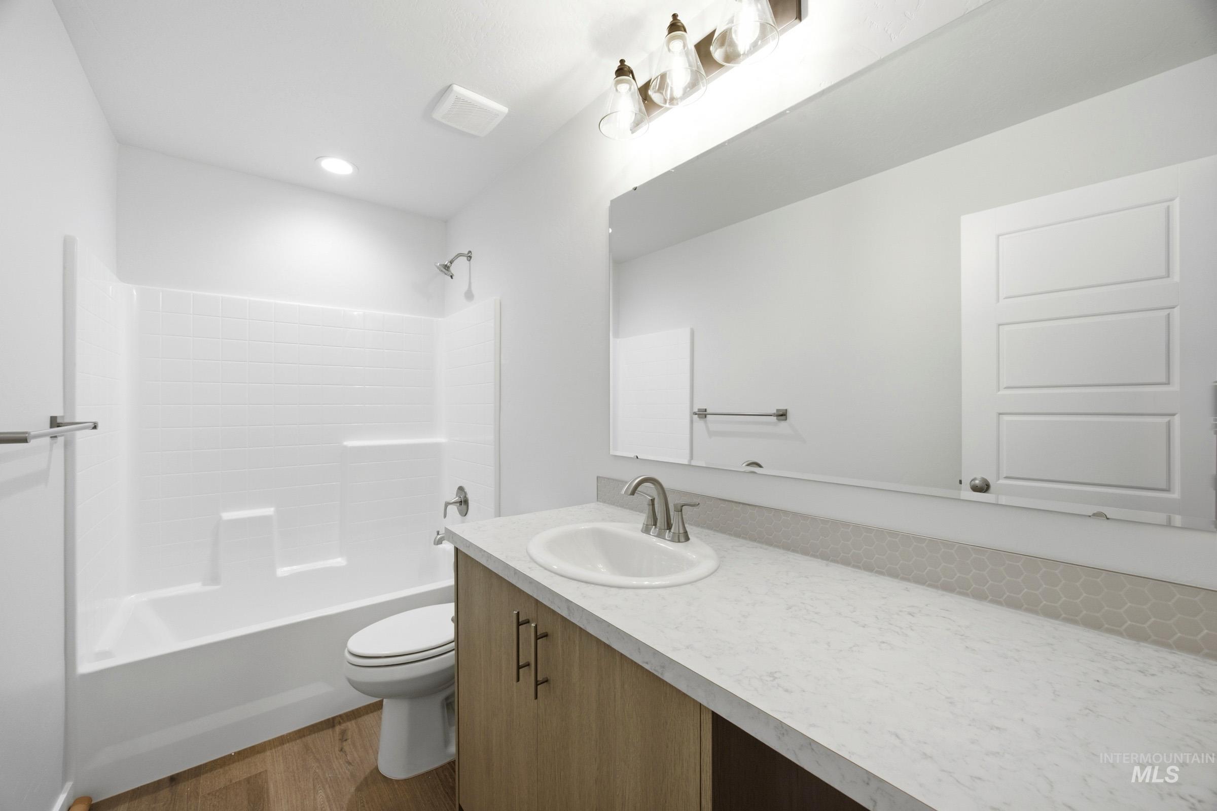 1203 W Jasper St Property Photo 17