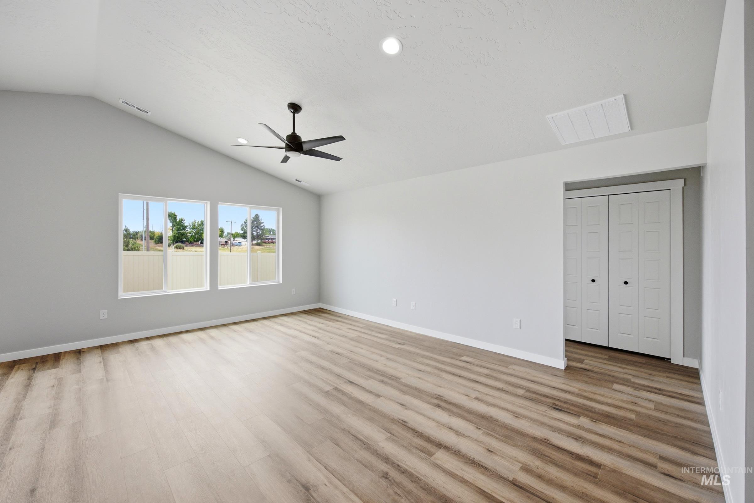 1187 W Jasper St Property Photo 7