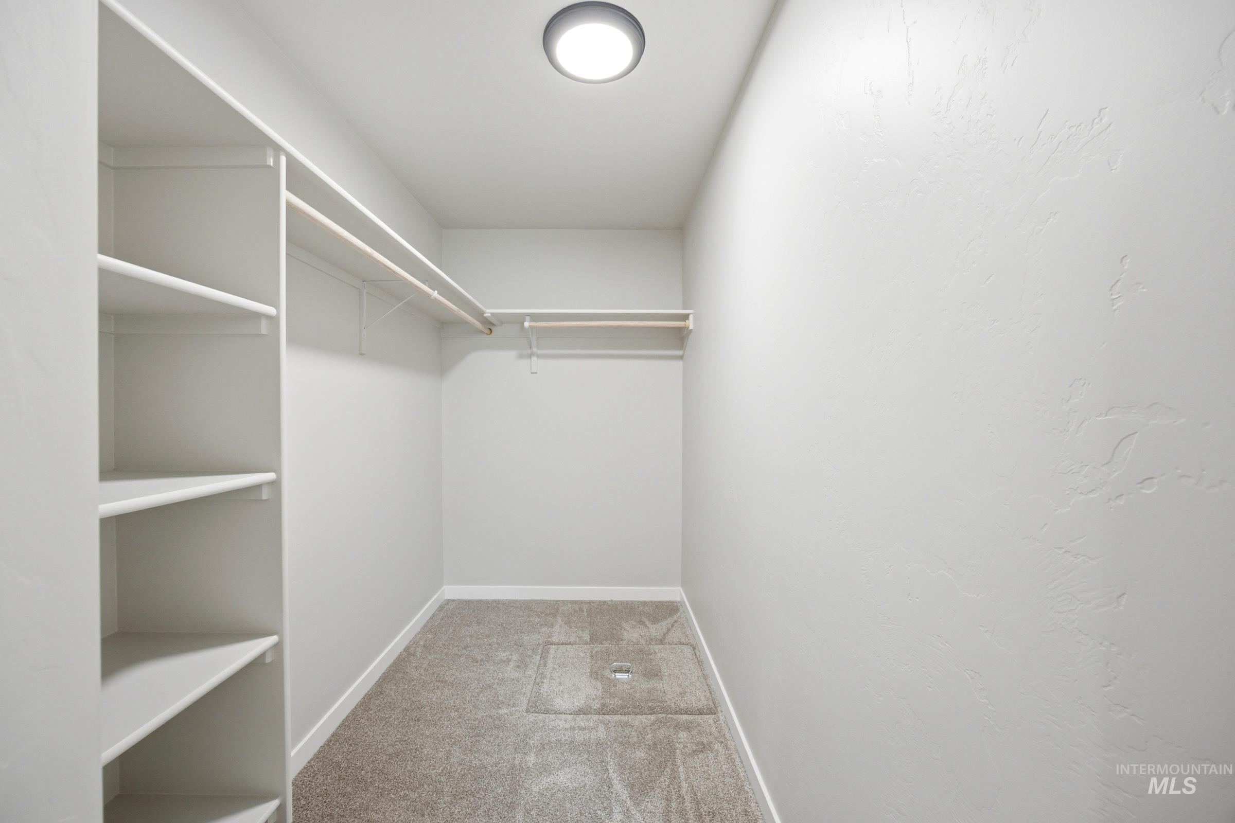 1187 W Jasper St Property Photo 14