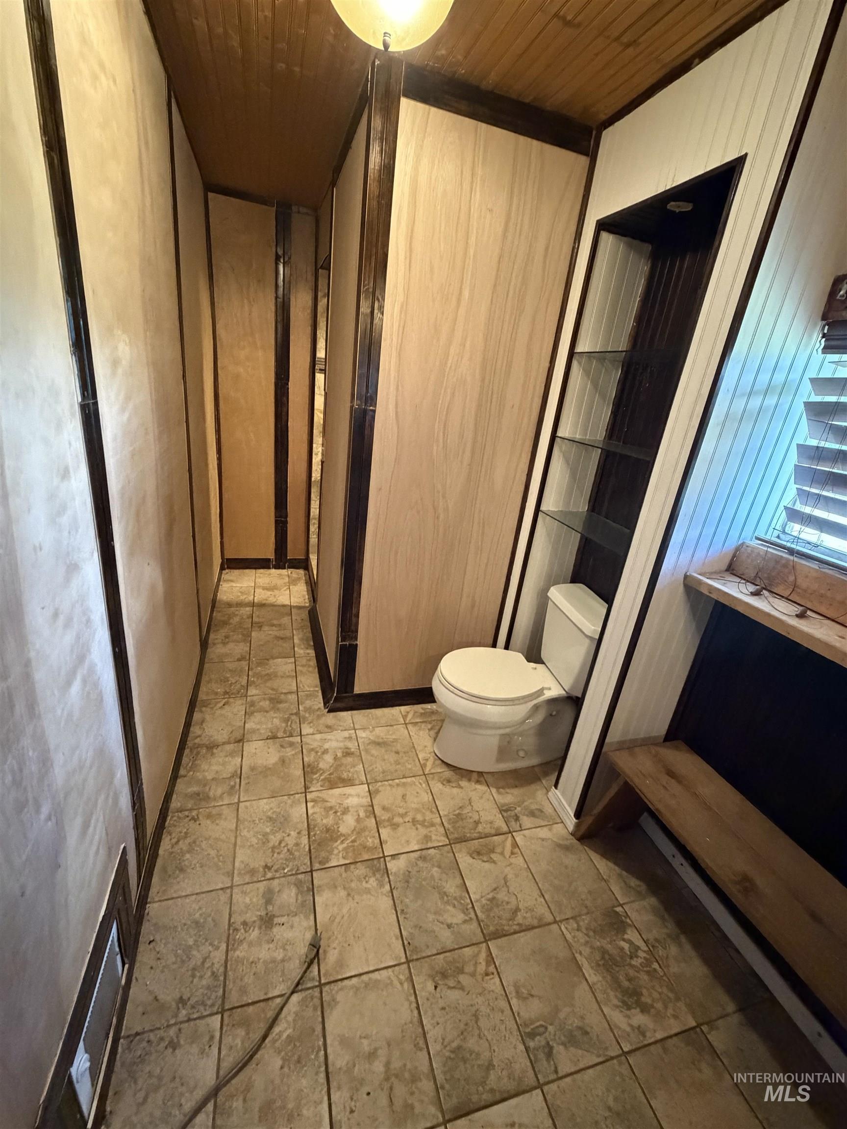 1010 Mustang Lane Property Photo 11
